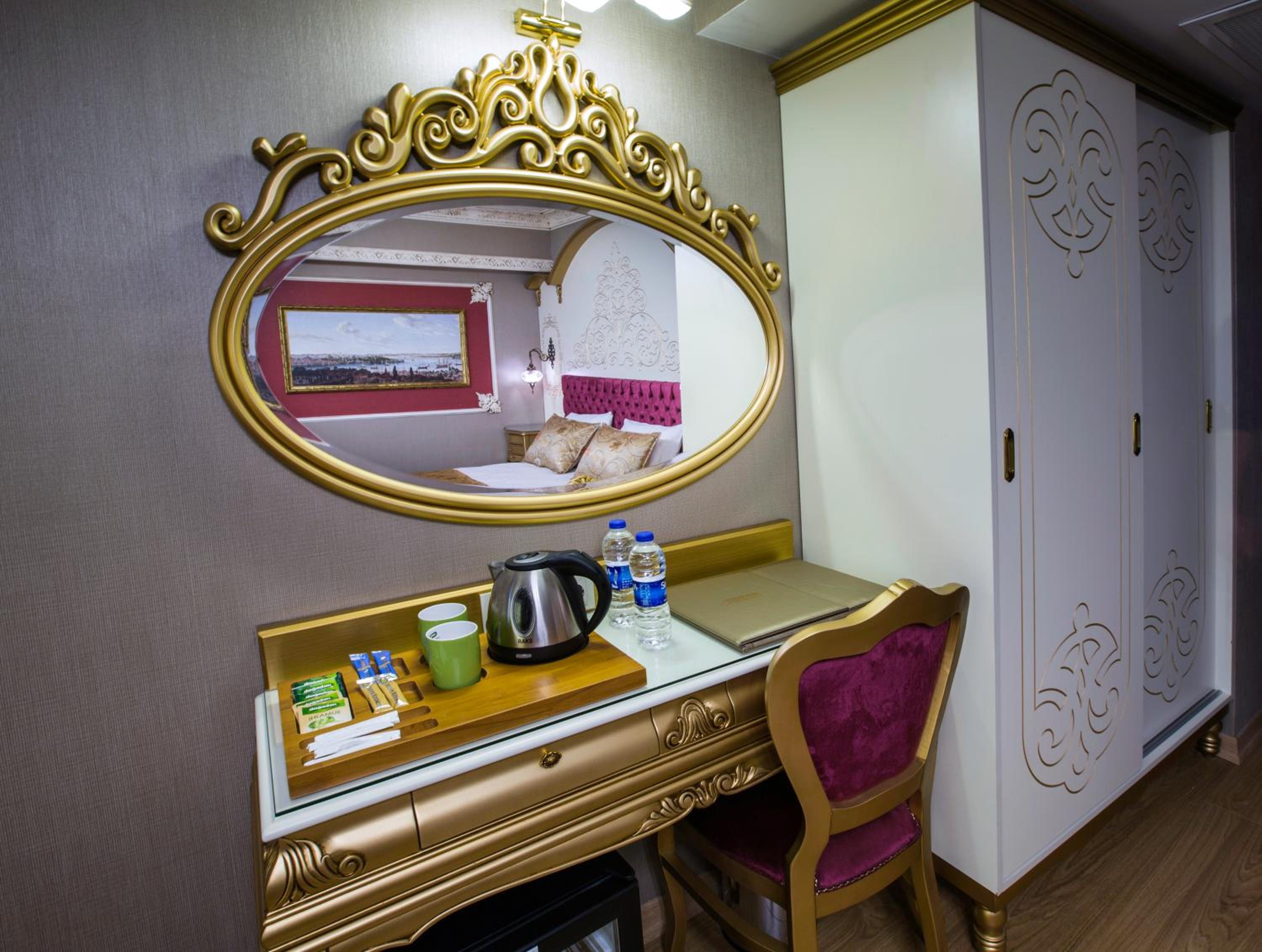 Empire Suite Hotel - Image 42