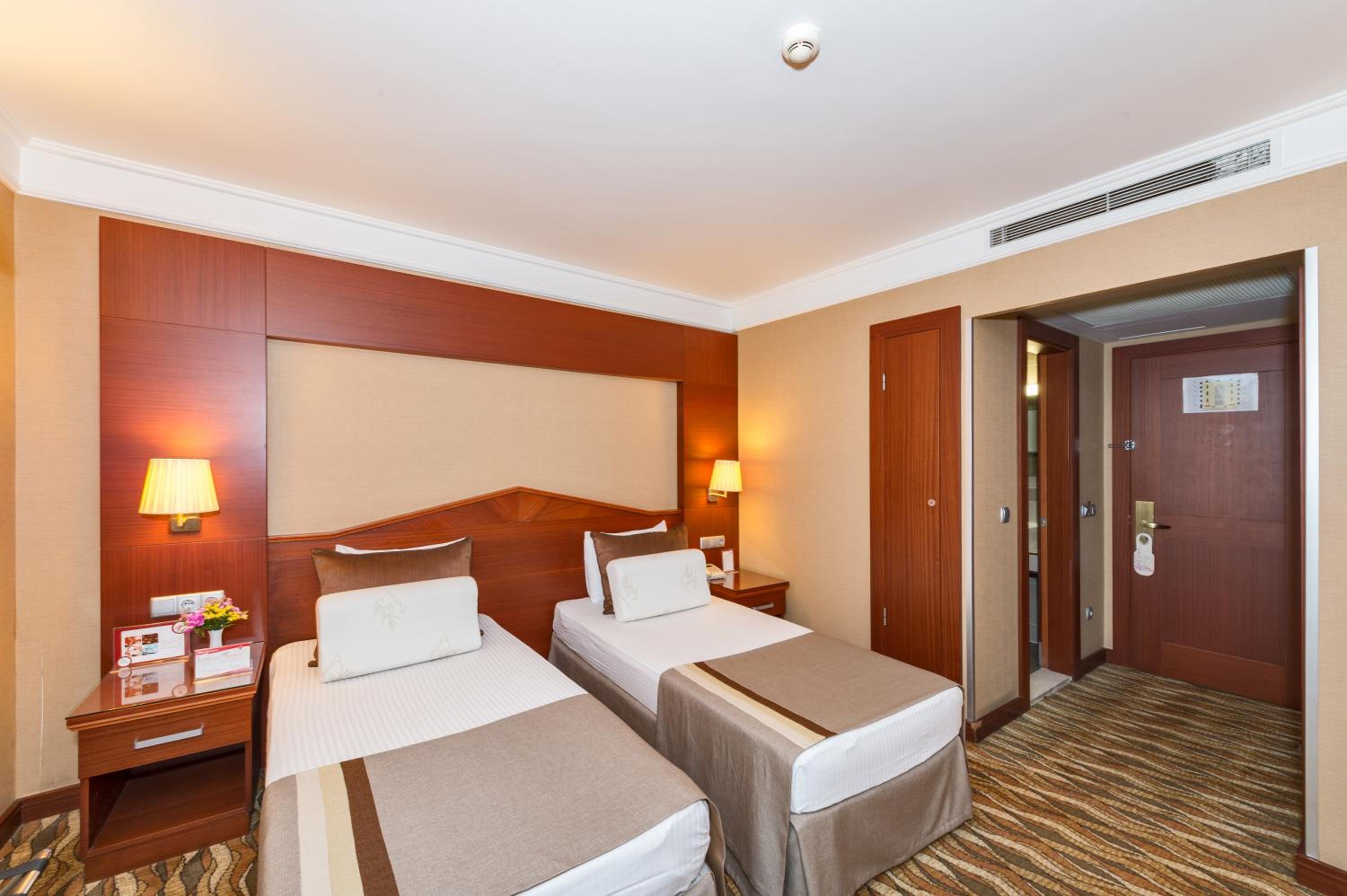 Vicenza Hotel - Image 15