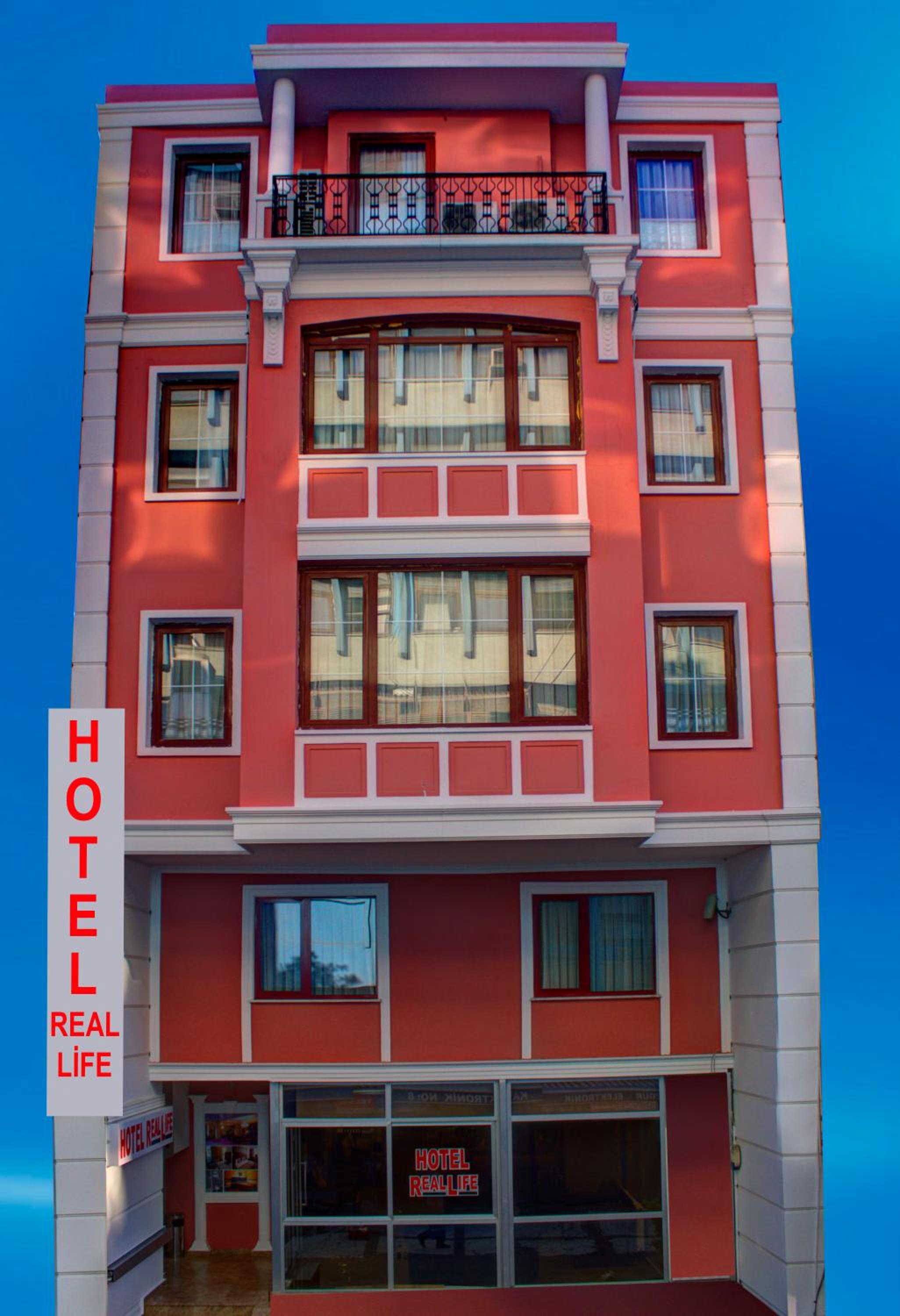Real Life Otel - Image 19