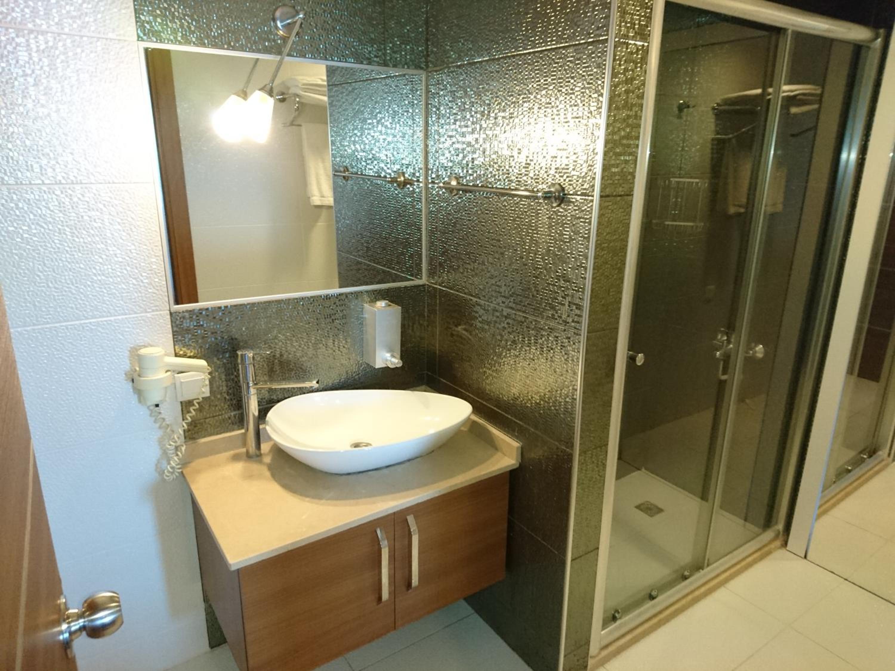 The Corner Park Hotel - Image 39