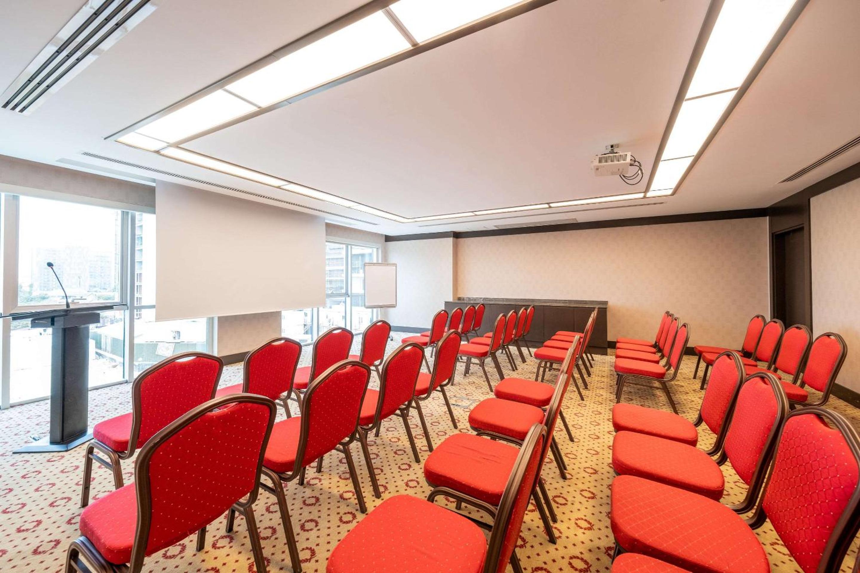 Clarion Otel İstanbul Mahmutbey - Image 34