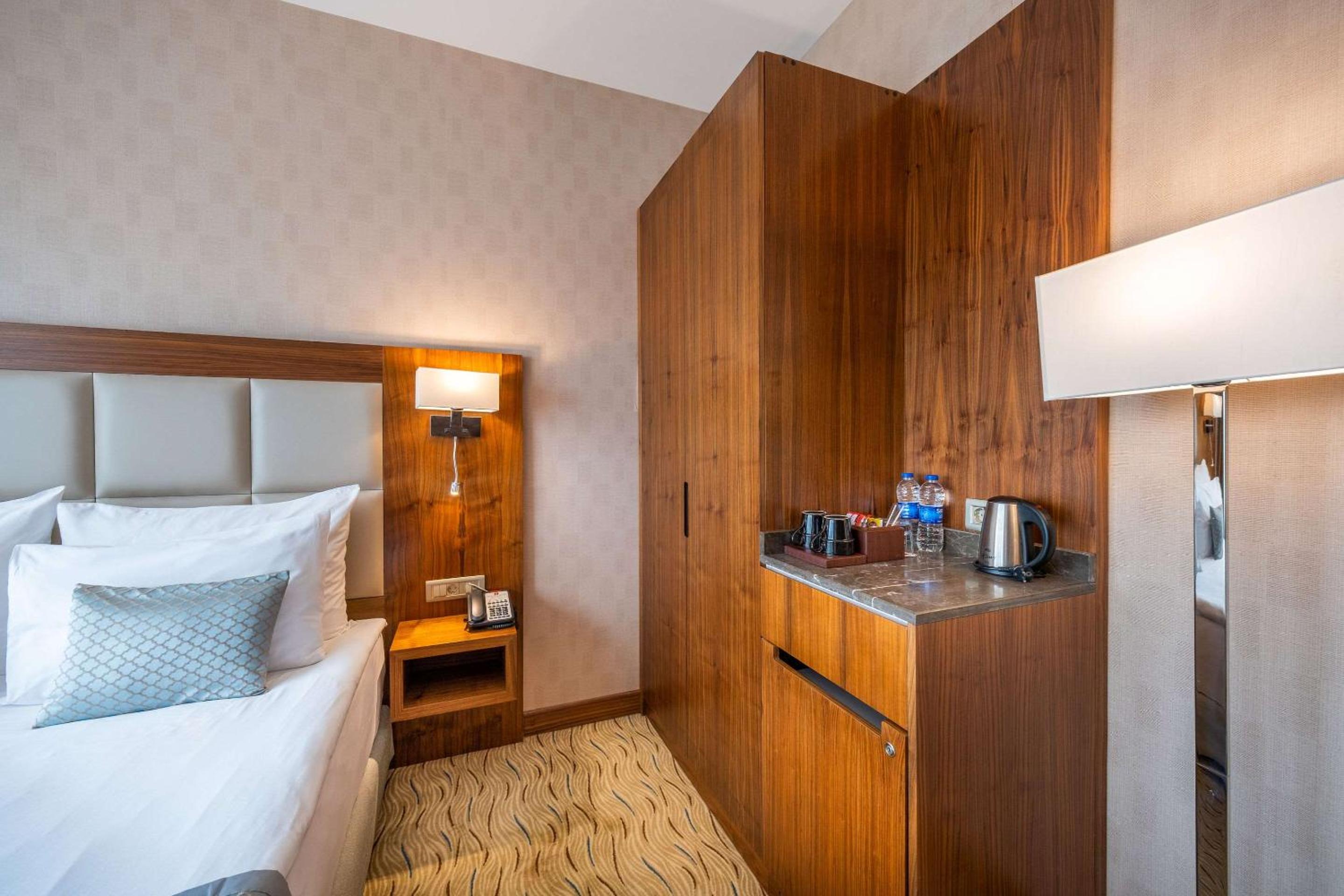 Clarion Otel İstanbul Mahmutbey - Image 27