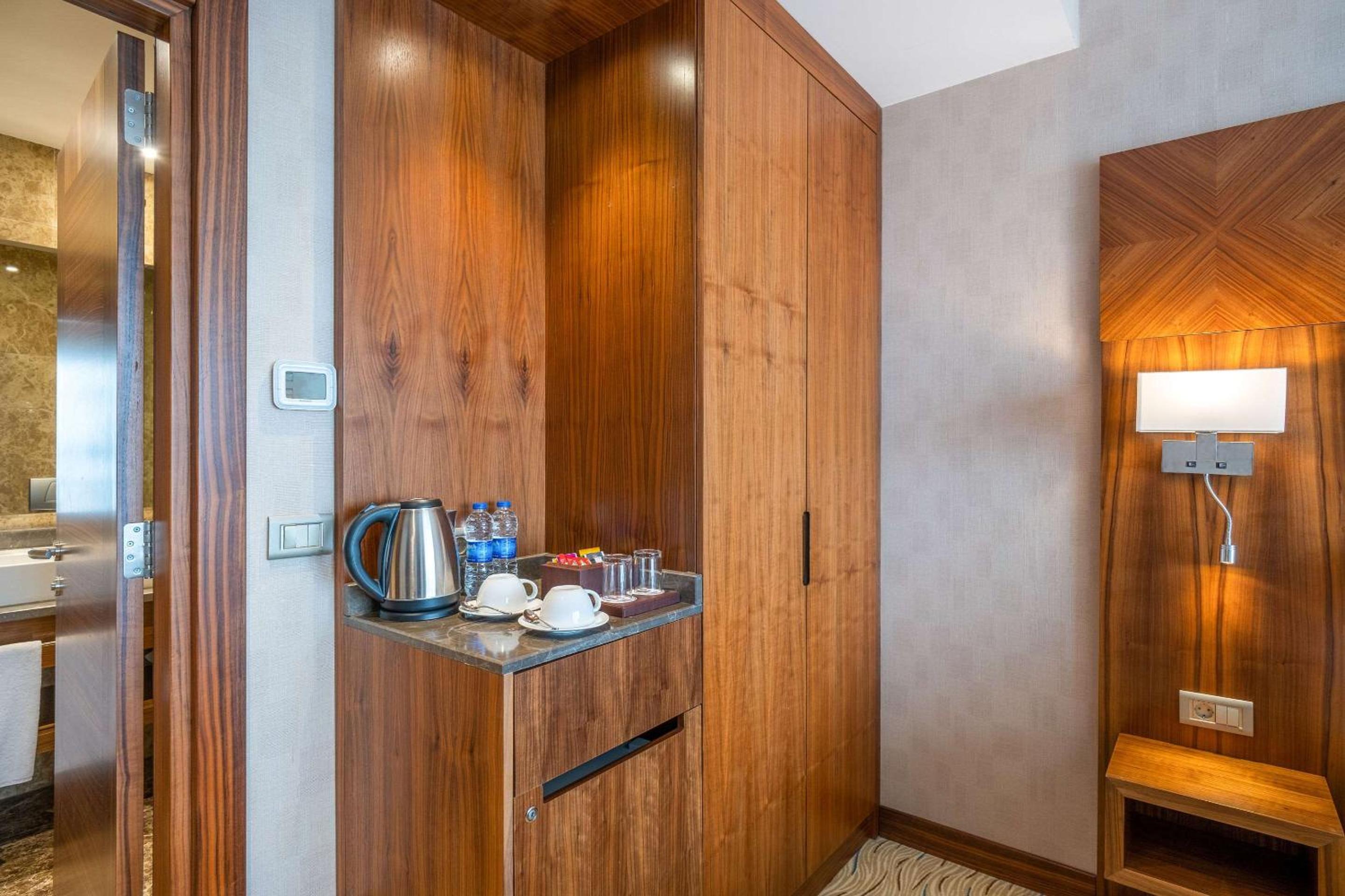 Clarion Otel İstanbul Mahmutbey - Image 28