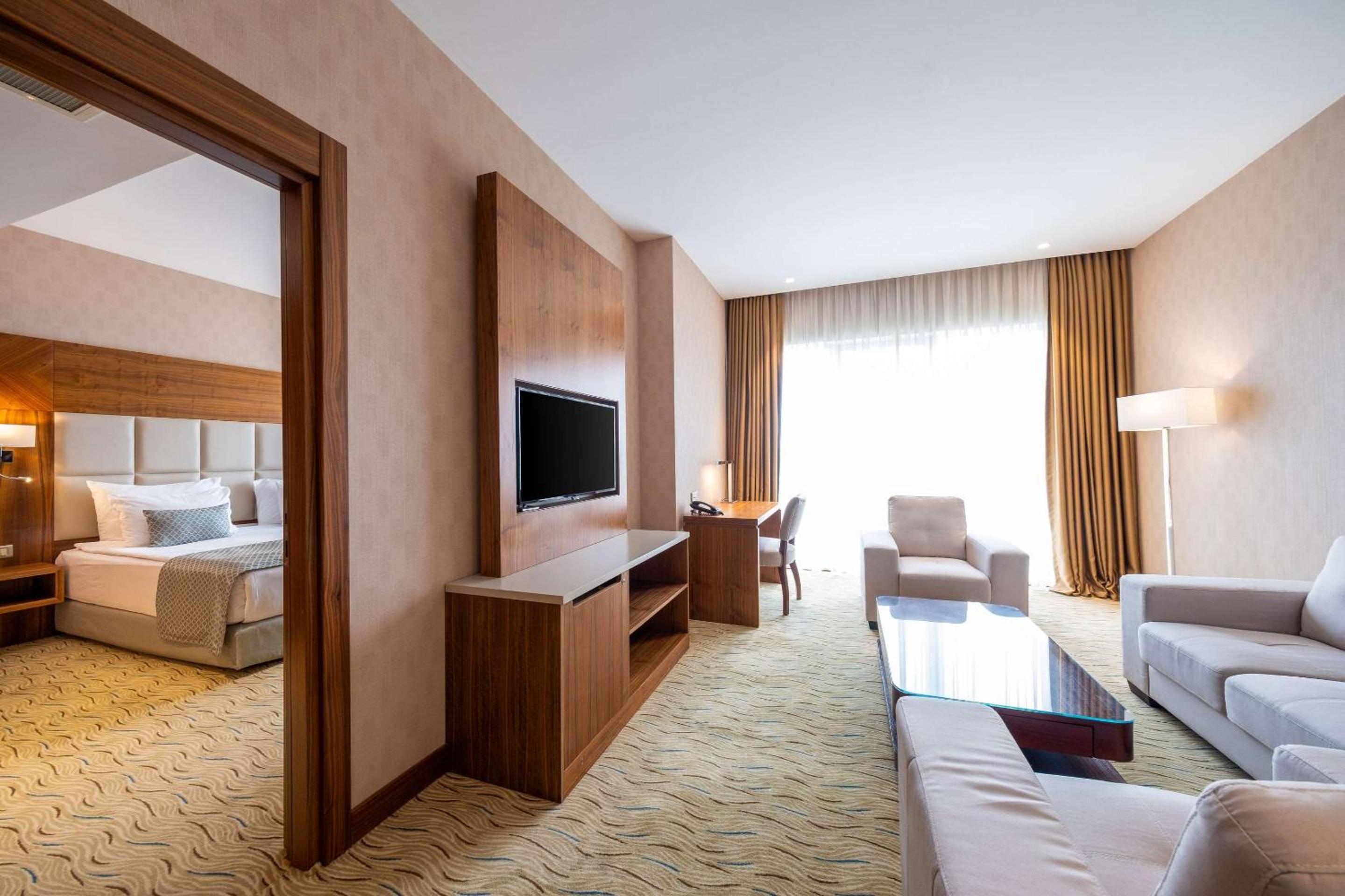 Clarion Otel İstanbul Mahmutbey - Image 25