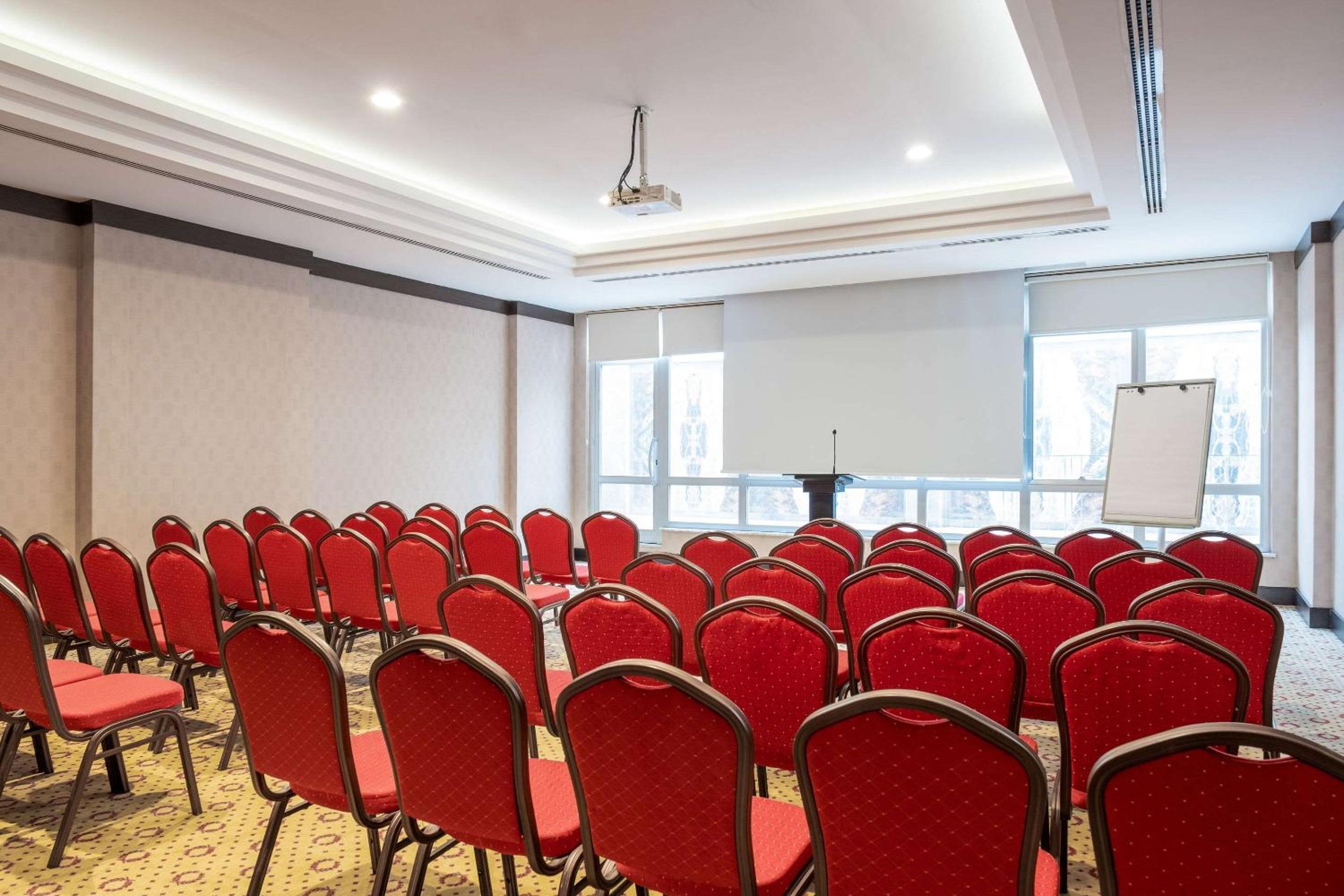 Clarion Otel İstanbul Mahmutbey - Image 33