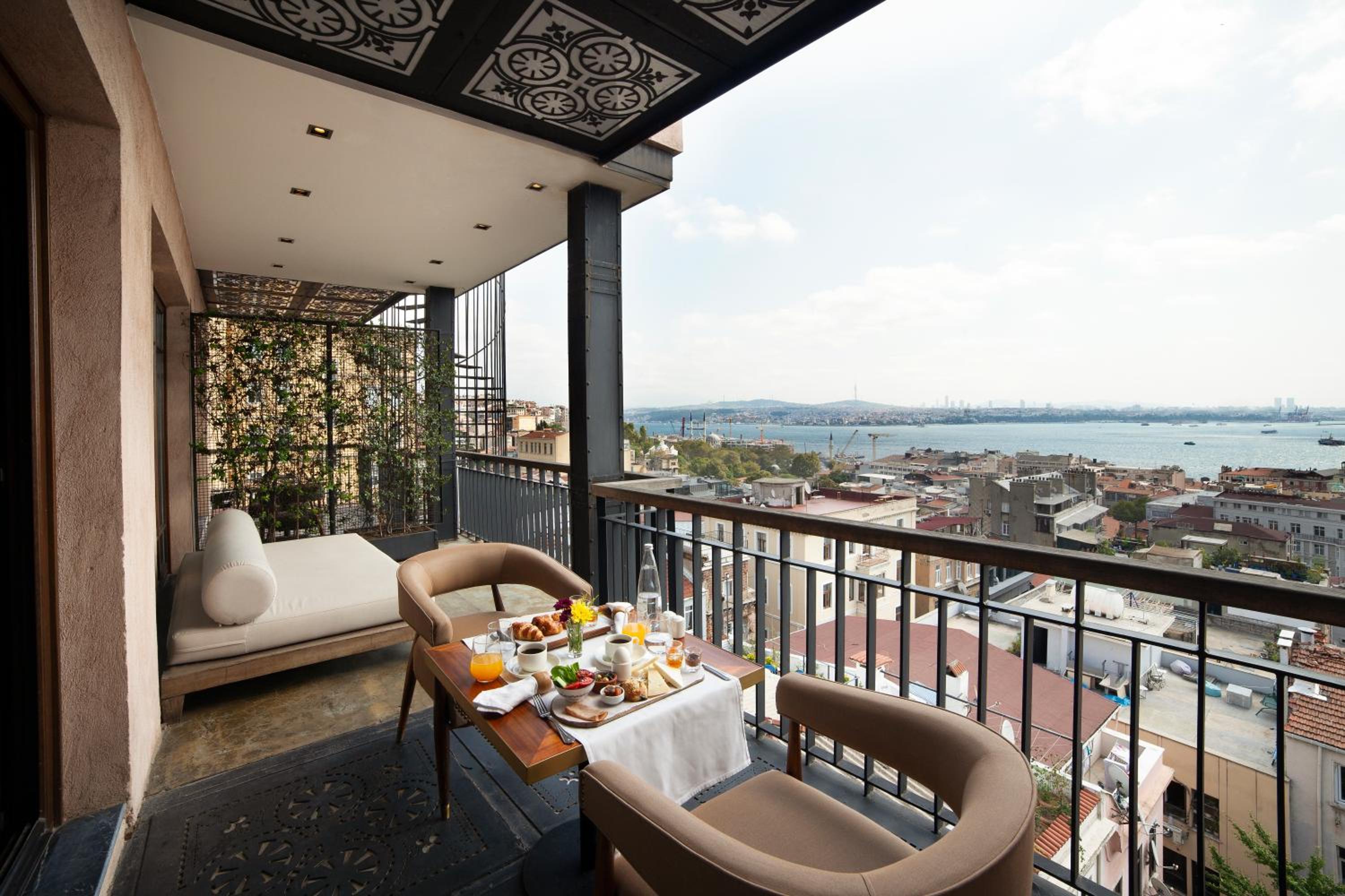 Georges Otel Galata - Image 11