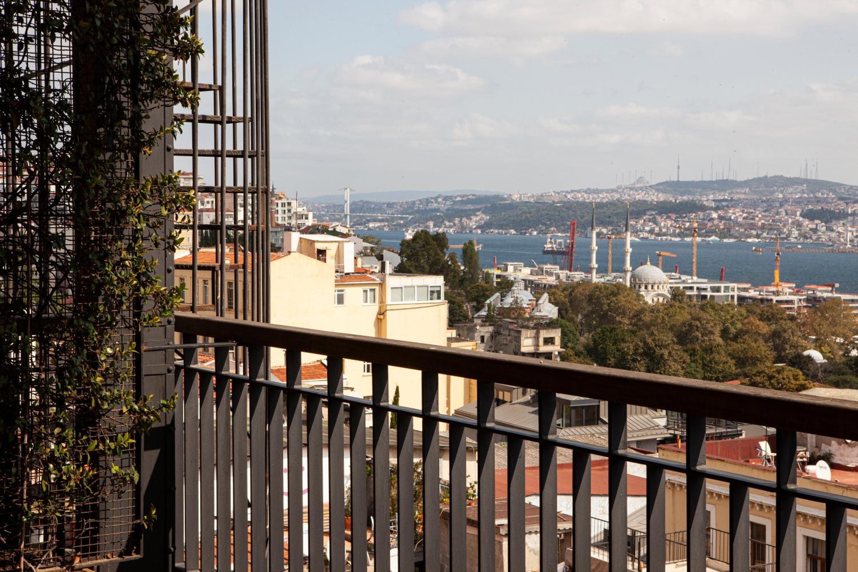 Georges Otel Galata - Image 5