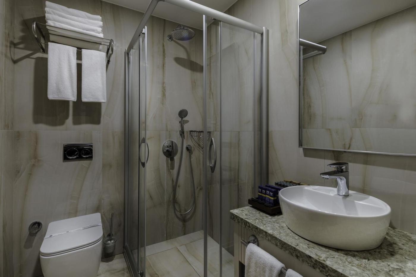 Vicenza Hotel - Image 10