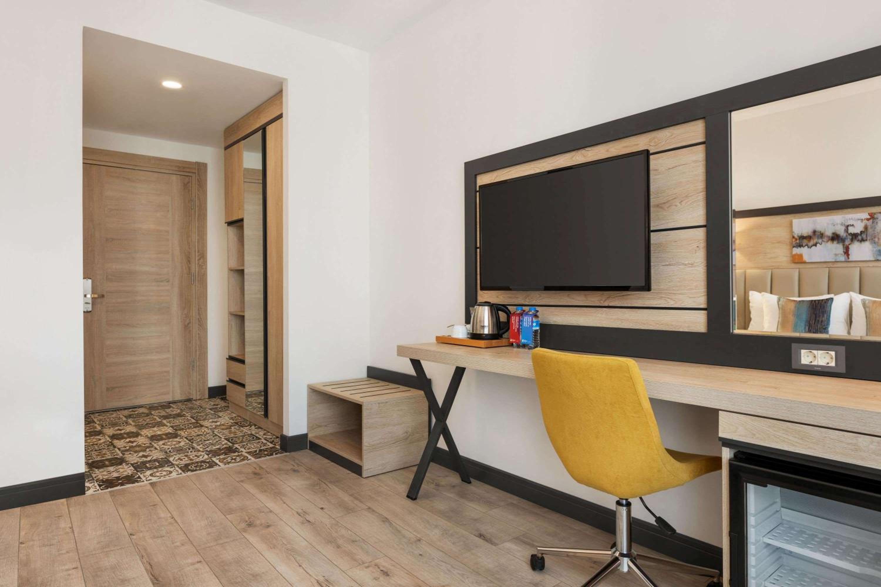 Ramada Encore By Wyndham İstanbul Basin Express - Image 42