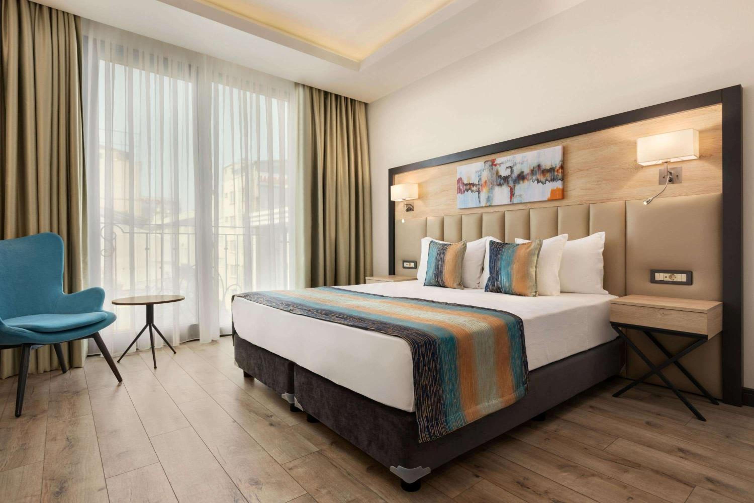 Ramada Encore By Wyndham İstanbul Basin Express - Image 41
