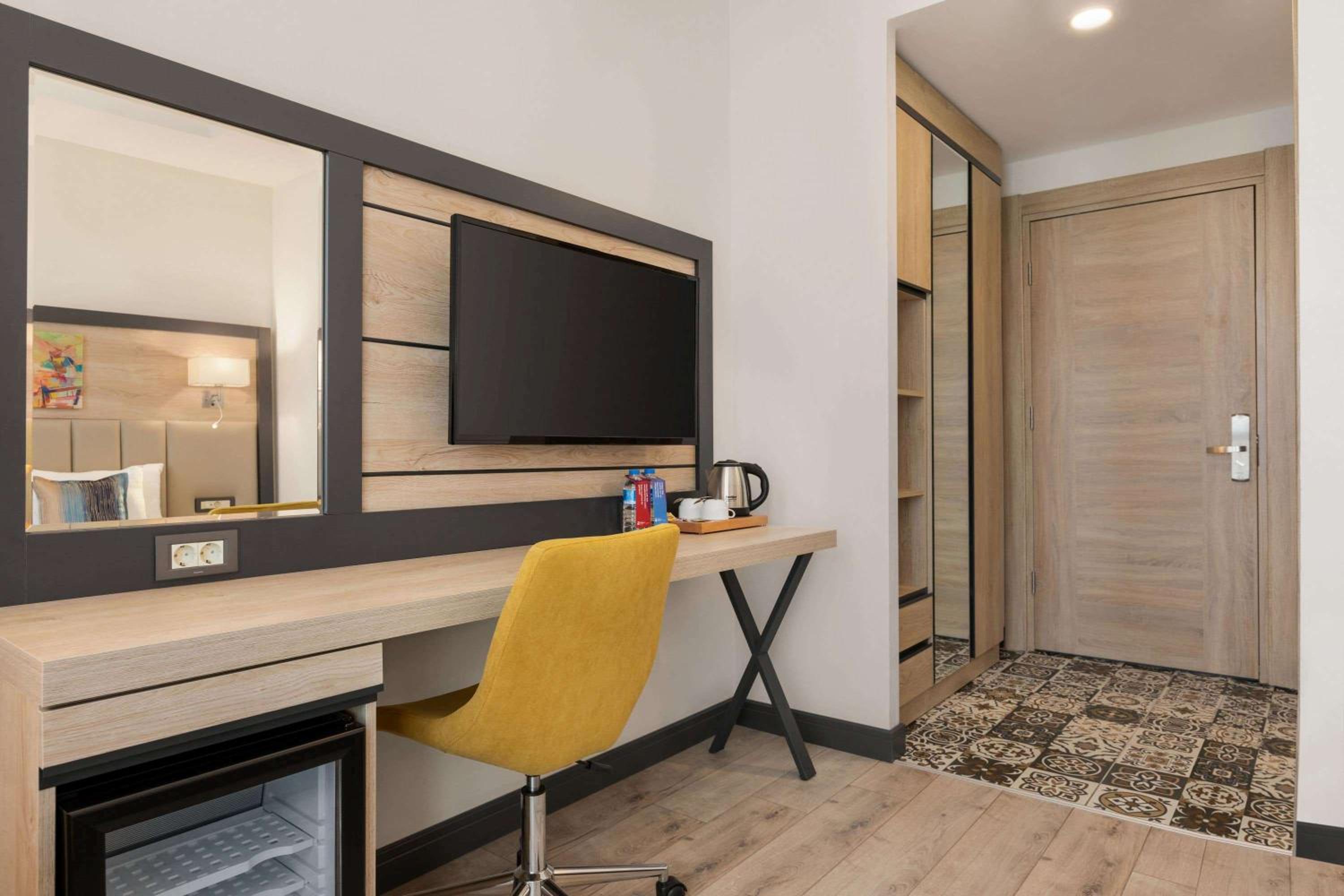 Ramada Encore By Wyndham İstanbul Basin Express - Image 21