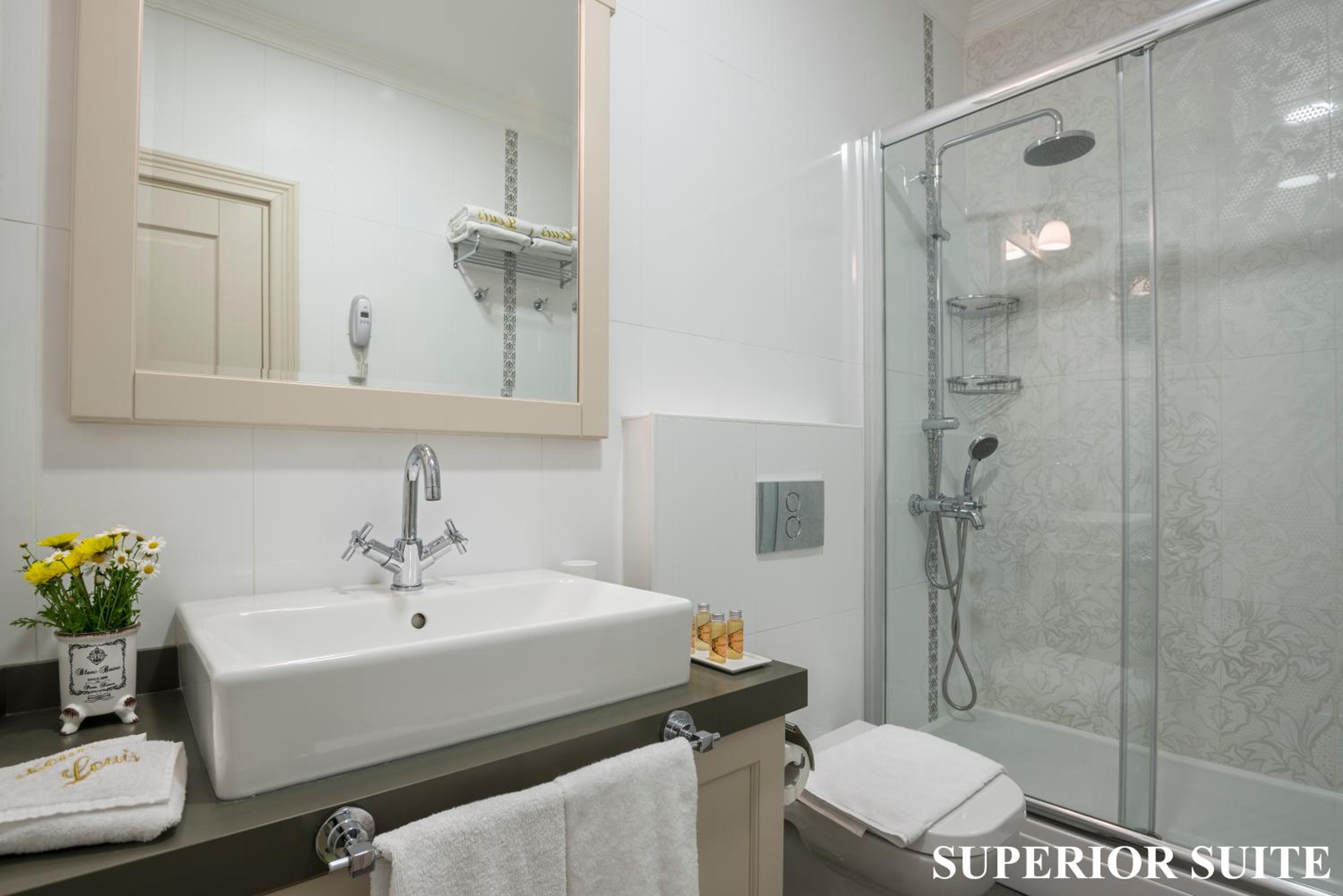 Louis Appartements Galata - Image 19