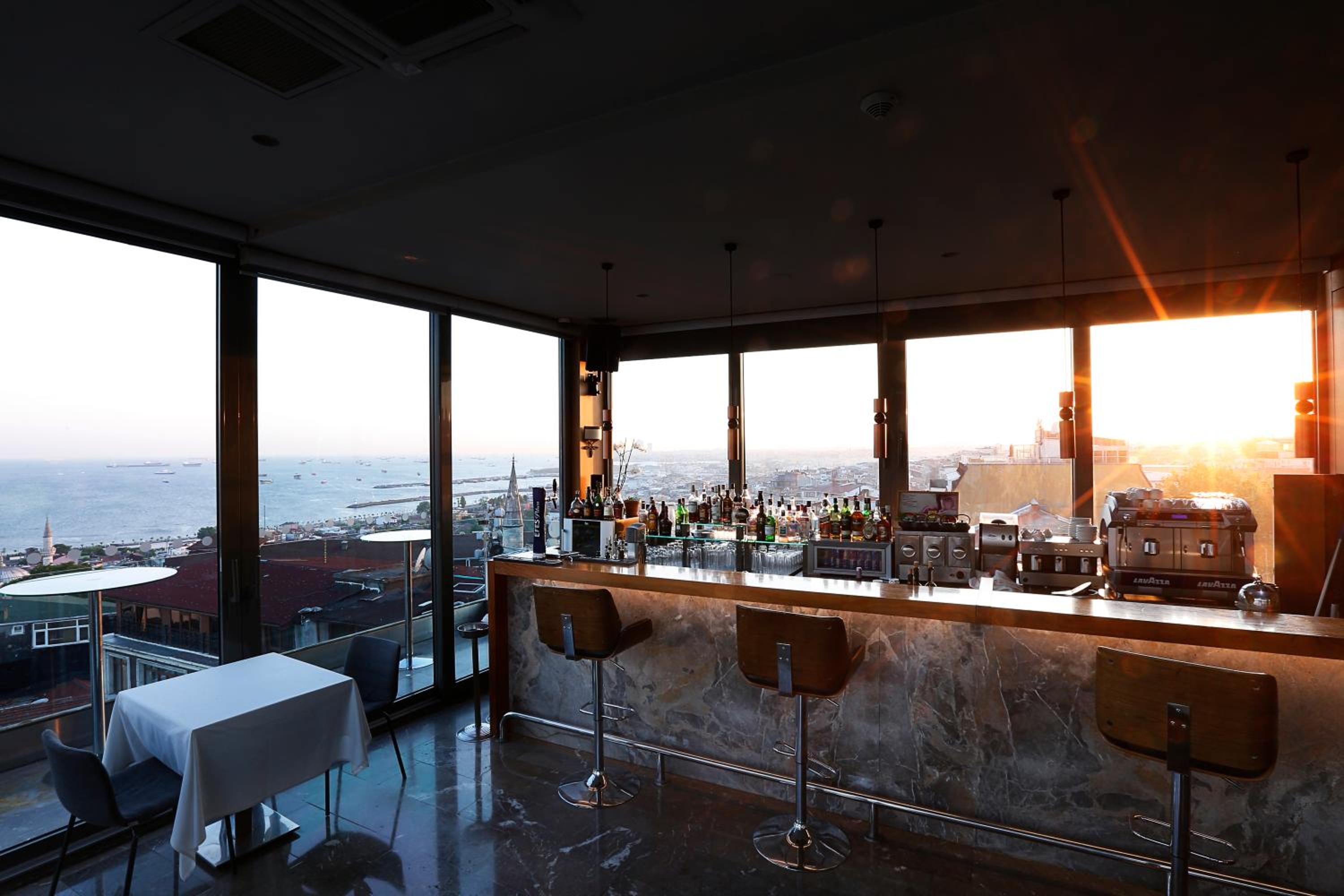 Hotel Arcadia Blue Istanbul - Image 8