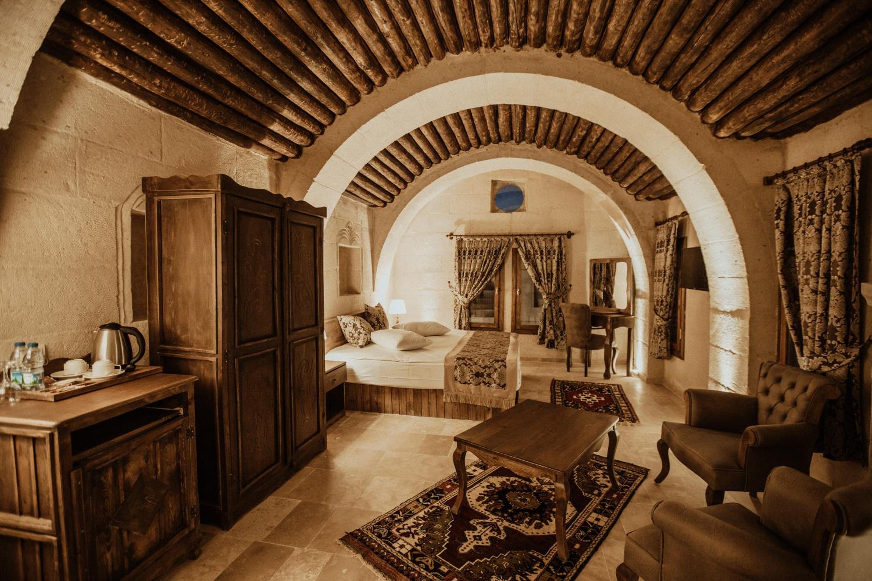 Alia Cave Hotel - Image 7