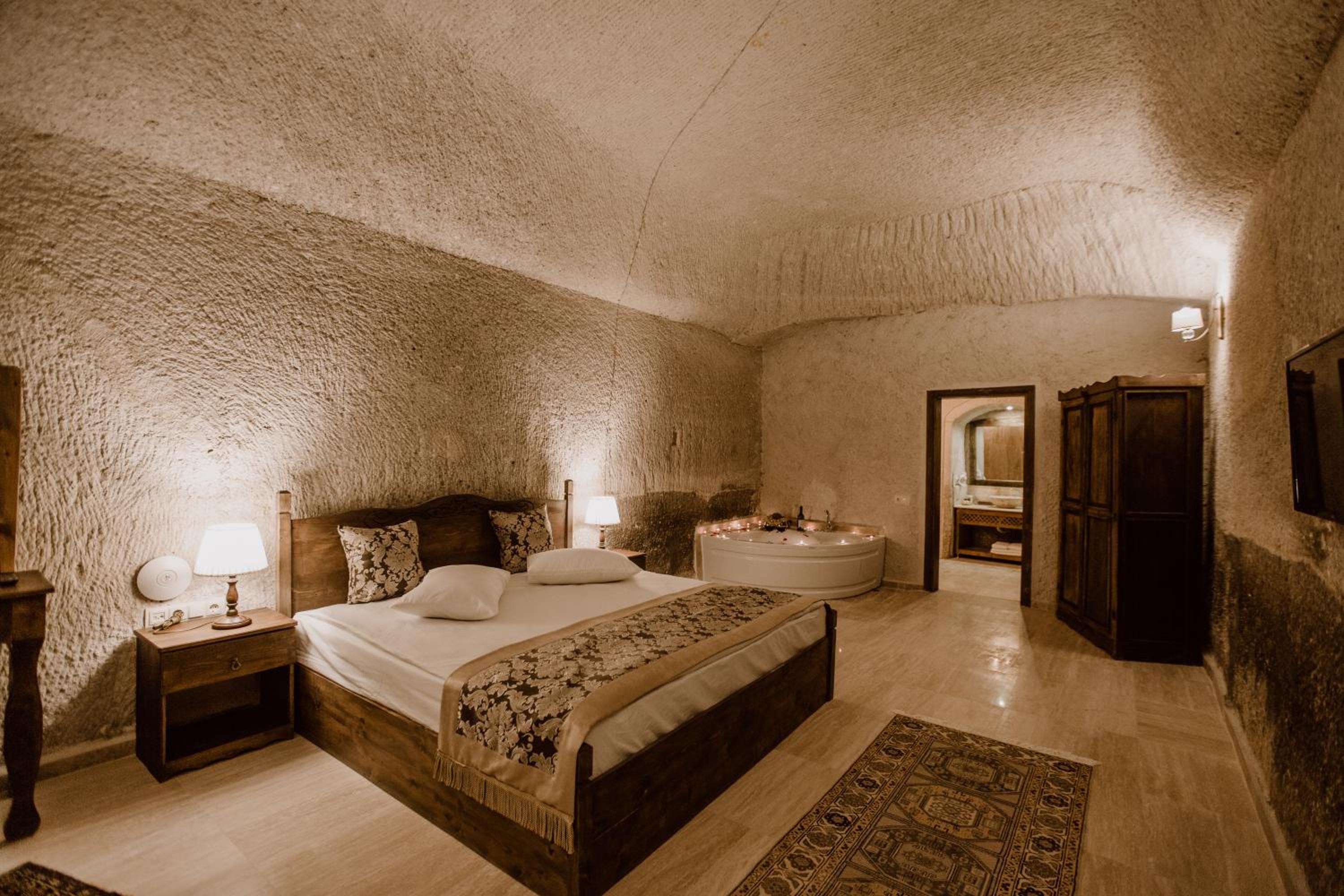 Alia Cave Hotel - Image 6
