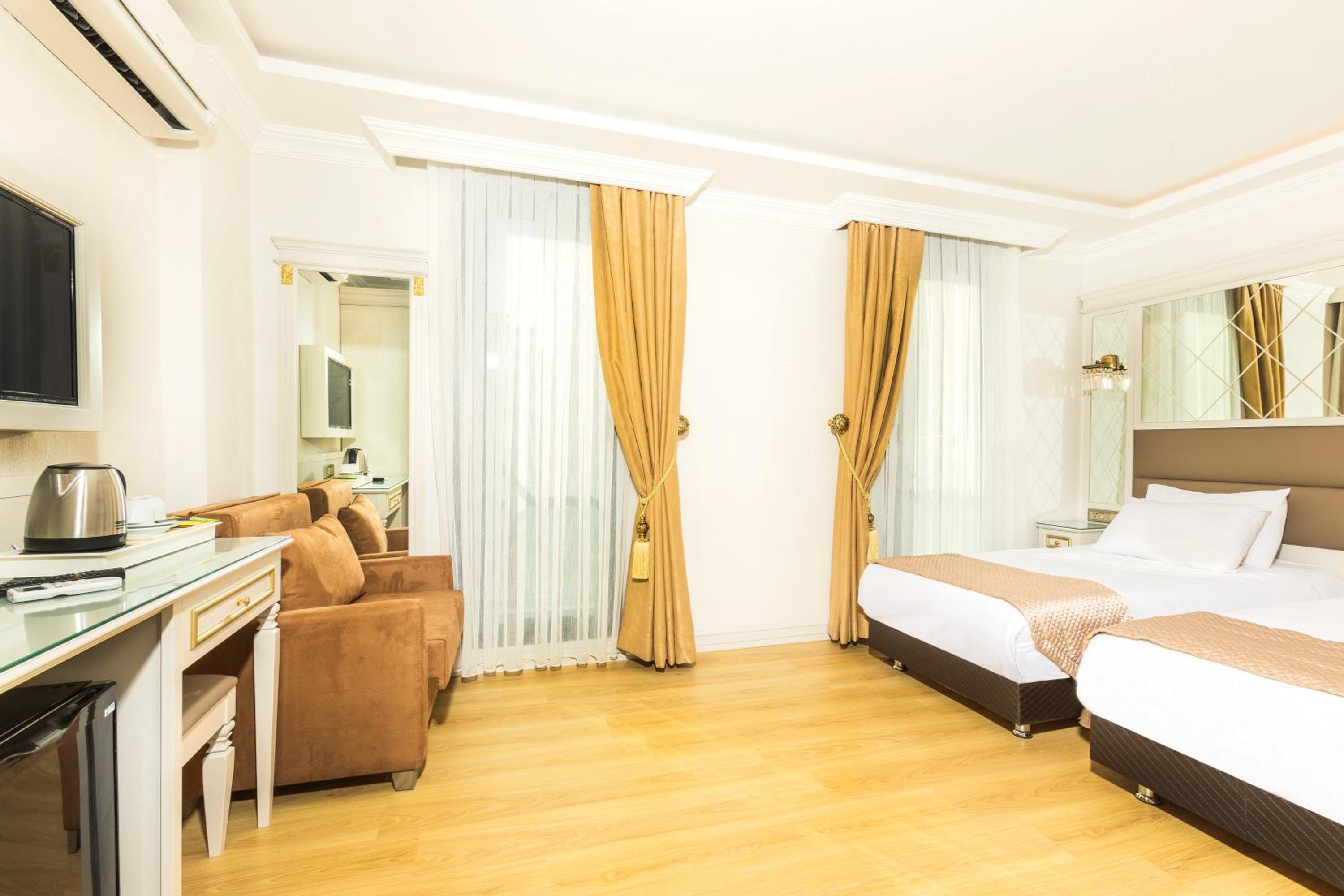 City Hall Otel - Image 5