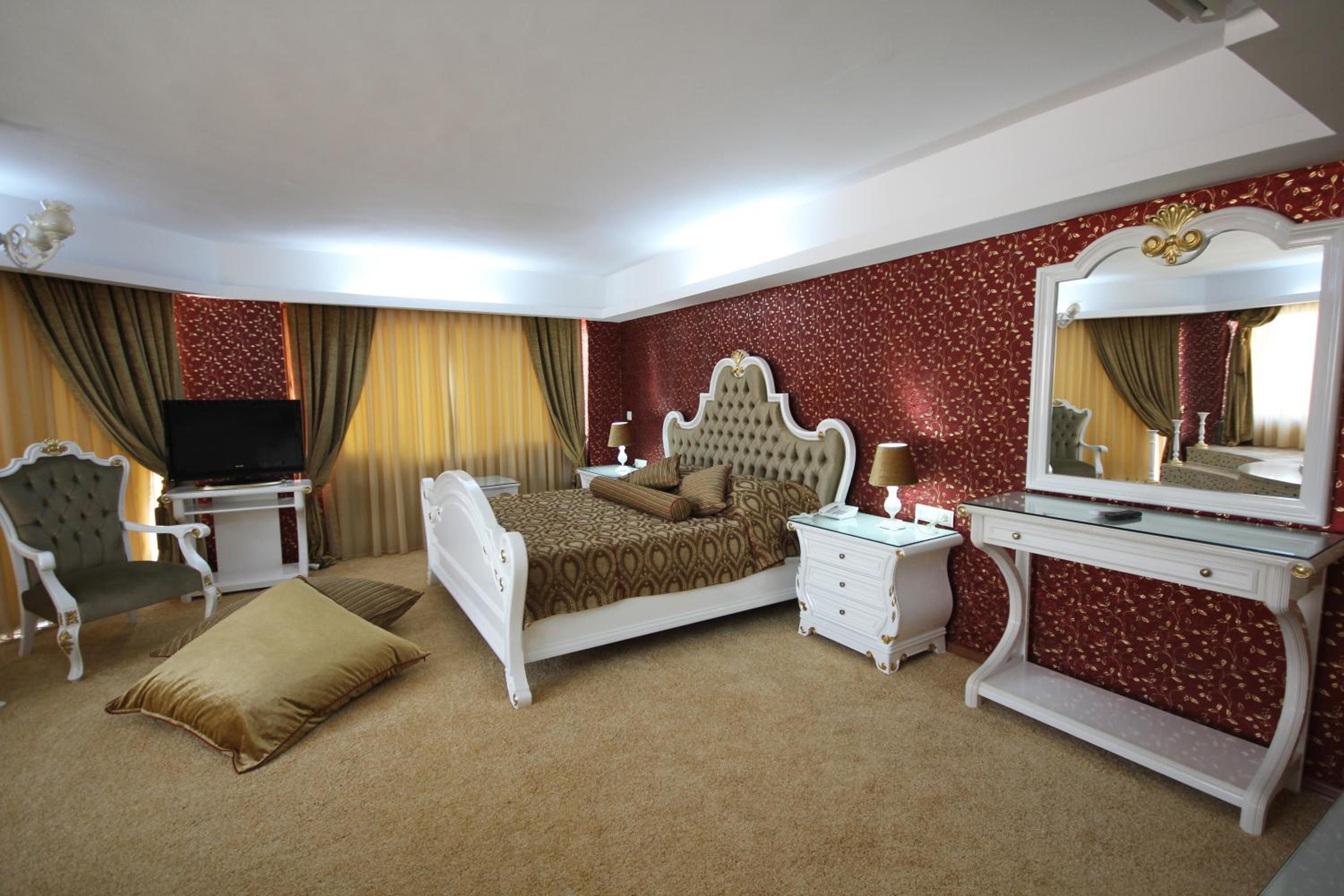 Grand Corner Boutique Hotel - Image 19