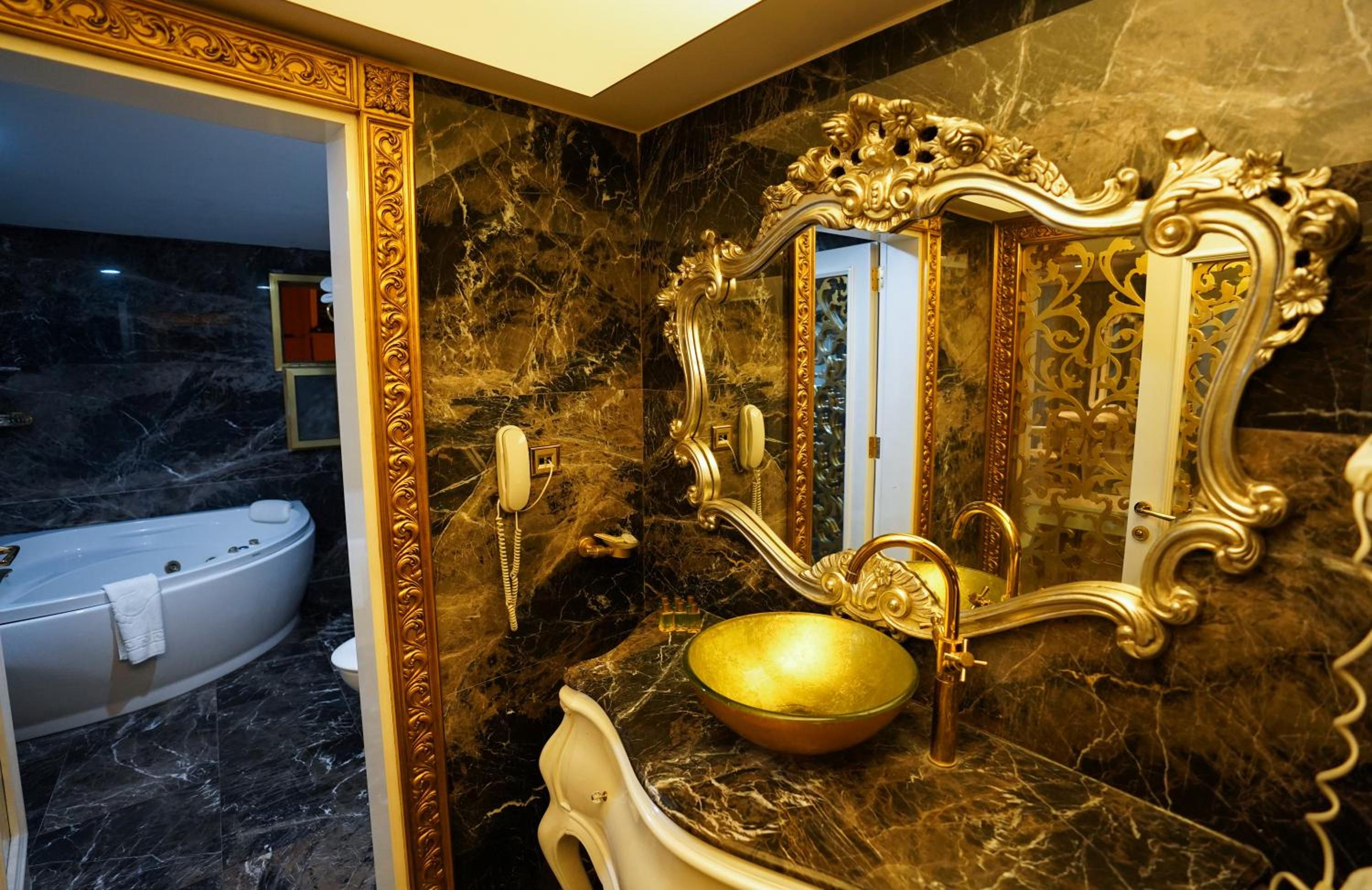 Hotel Buyuk Hamit becomes Buyuk Hamit Otel. - Image 25