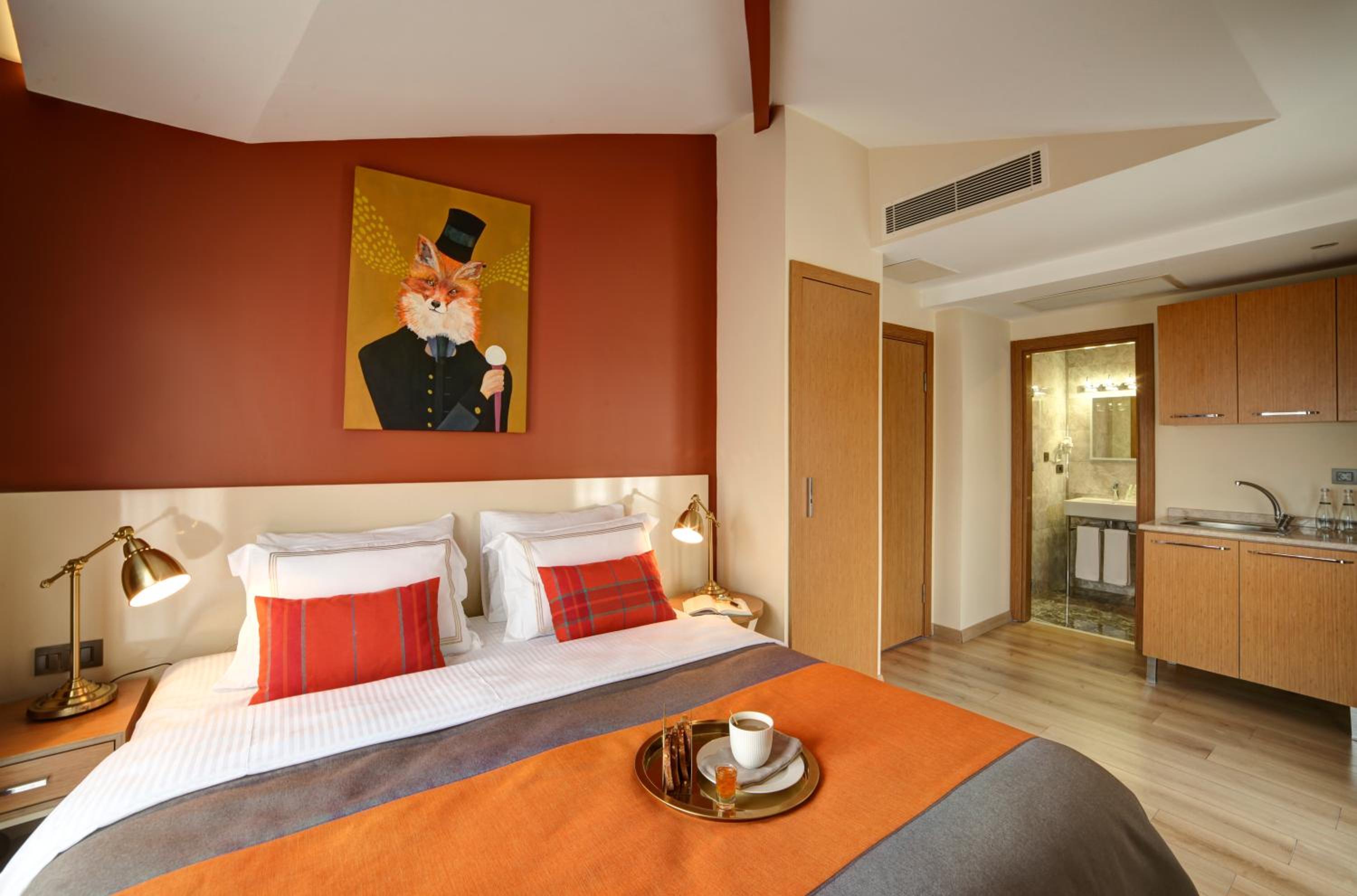 The Fox Otel - Image 62