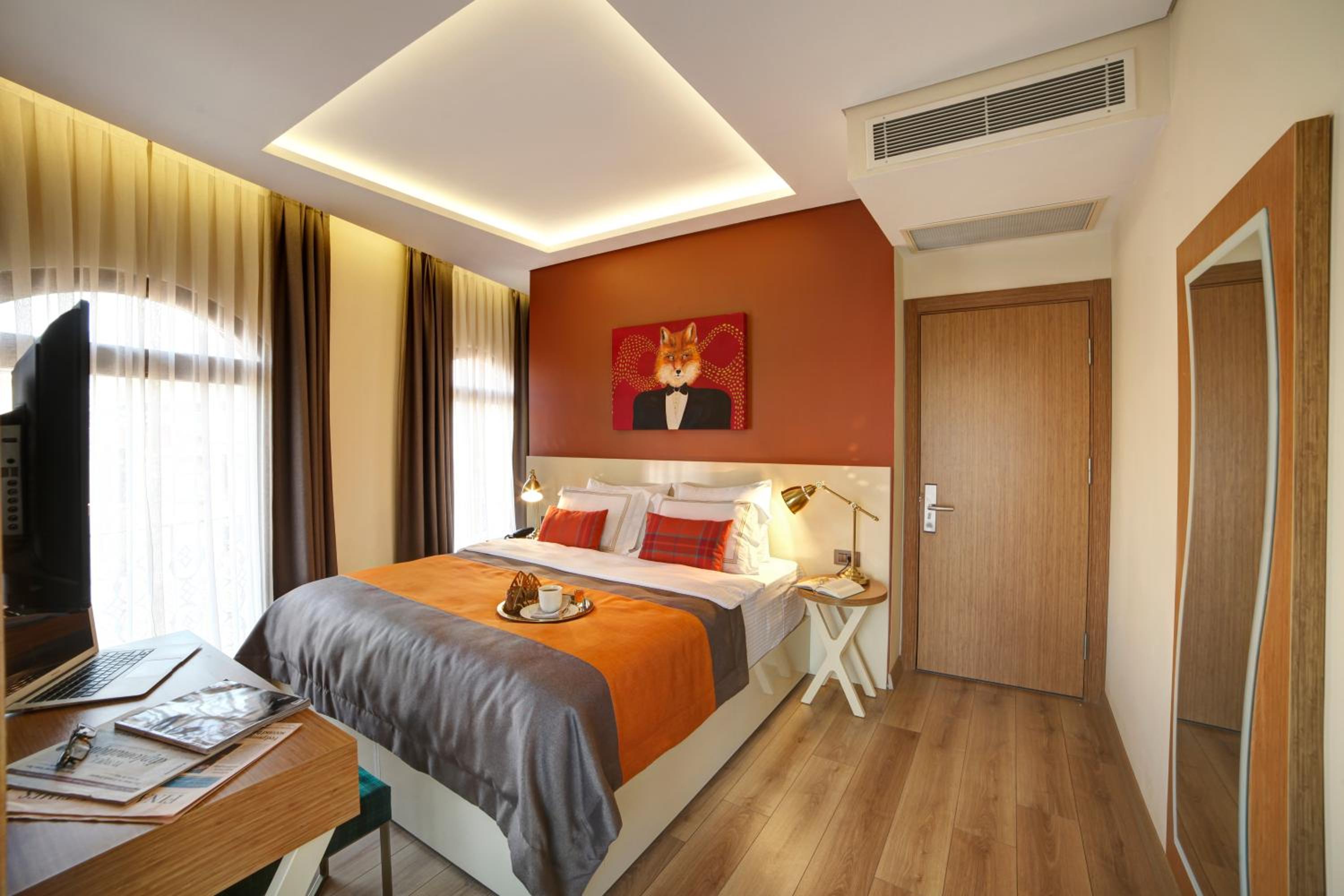 The Fox Otel - Image 51
