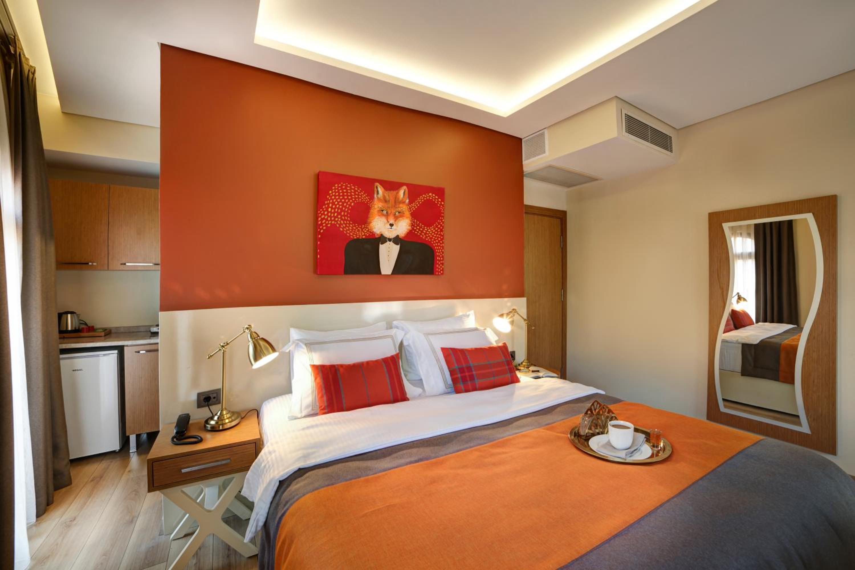 The Fox Otel - Image 42
