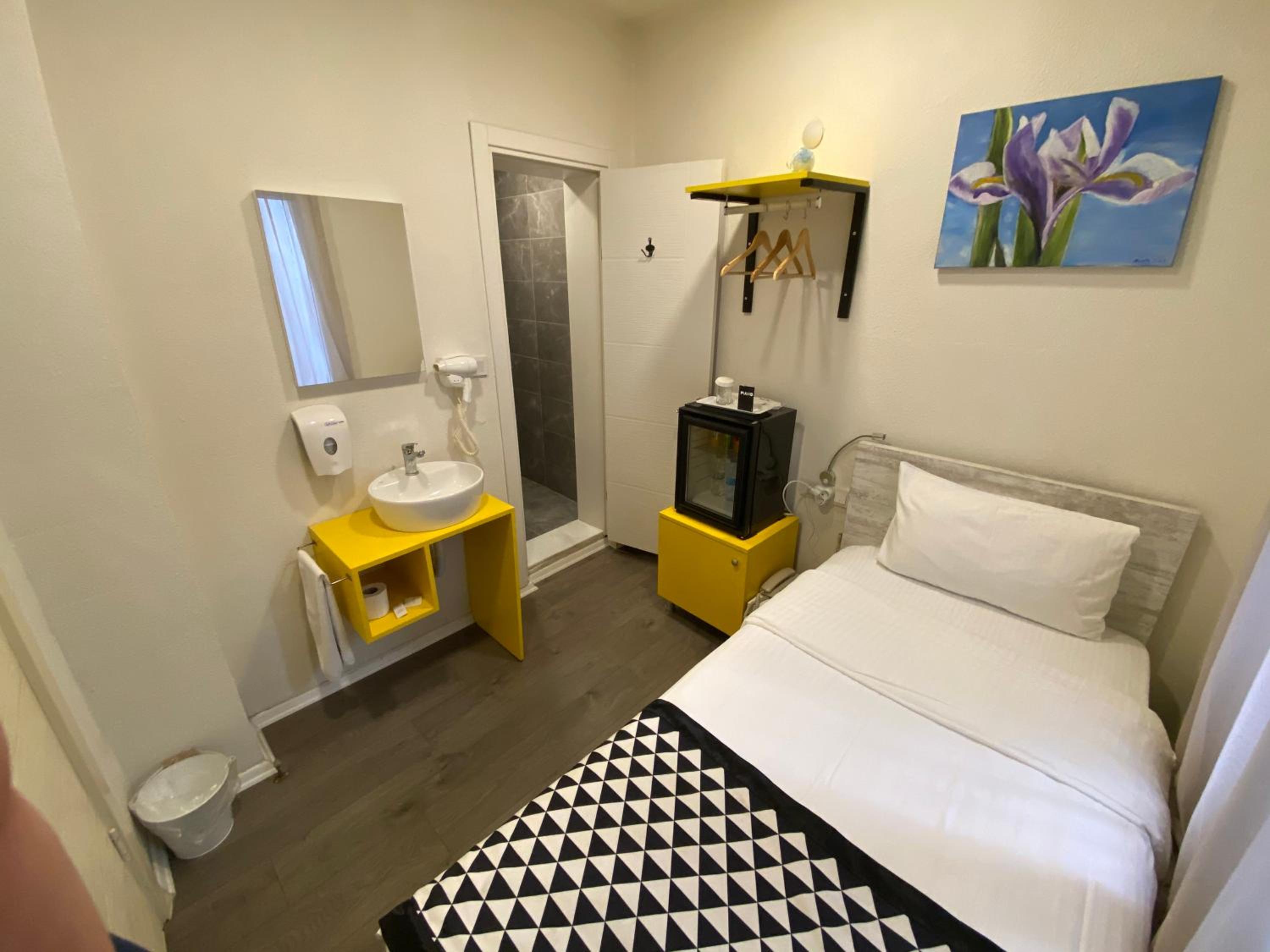 Piano Hotel - Image 32