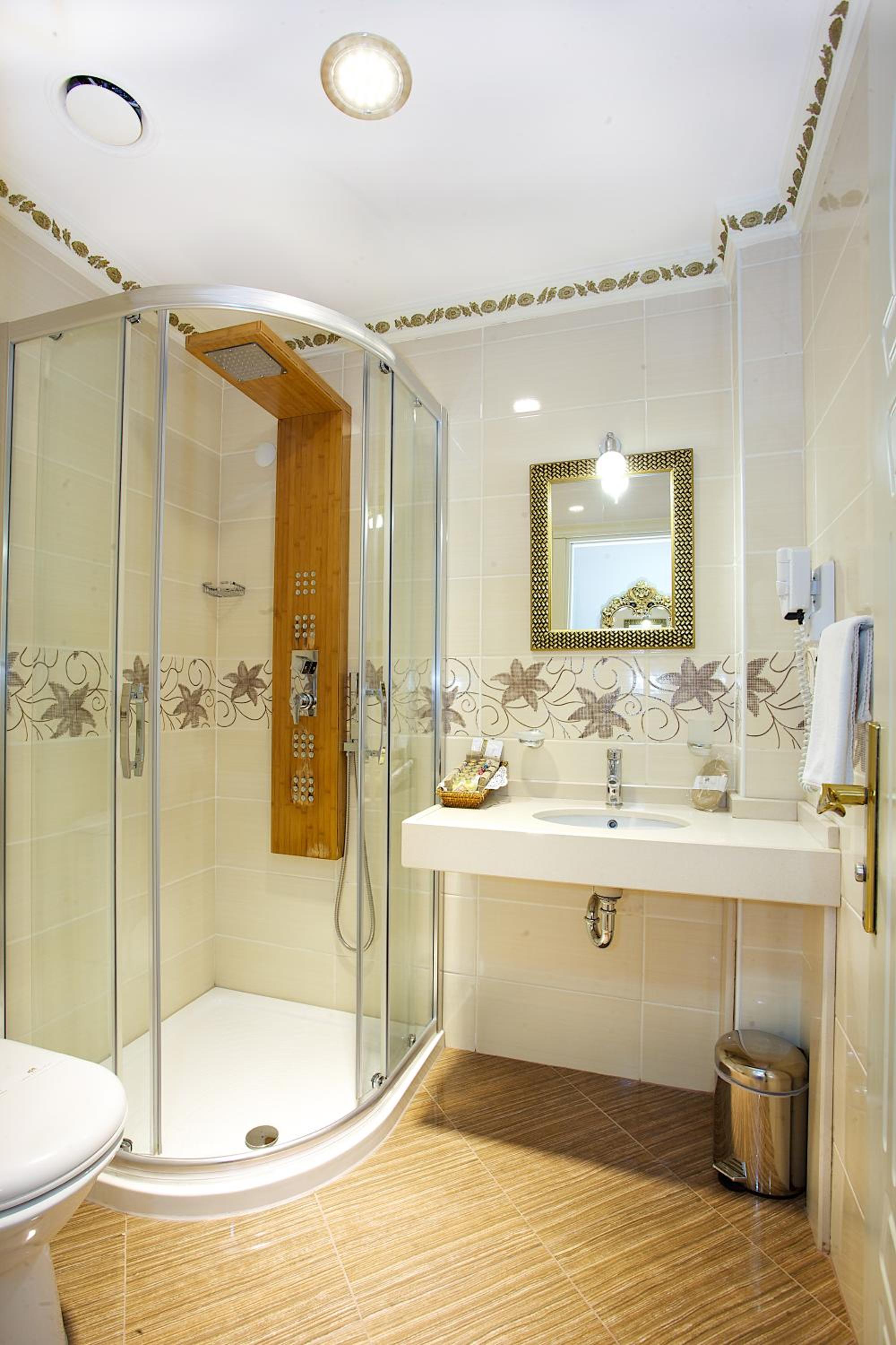 White House Hotel Istanbul - Image 13