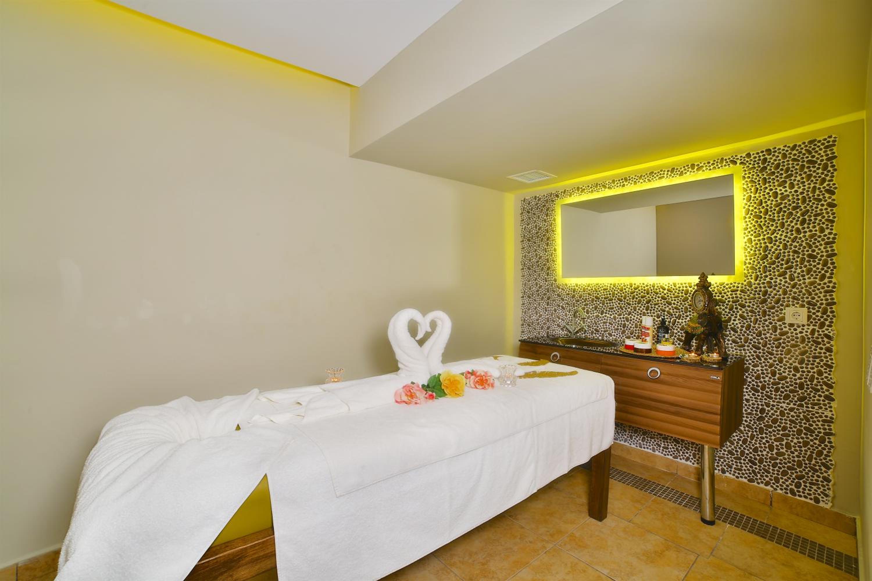 Oran Hotel - Image 16