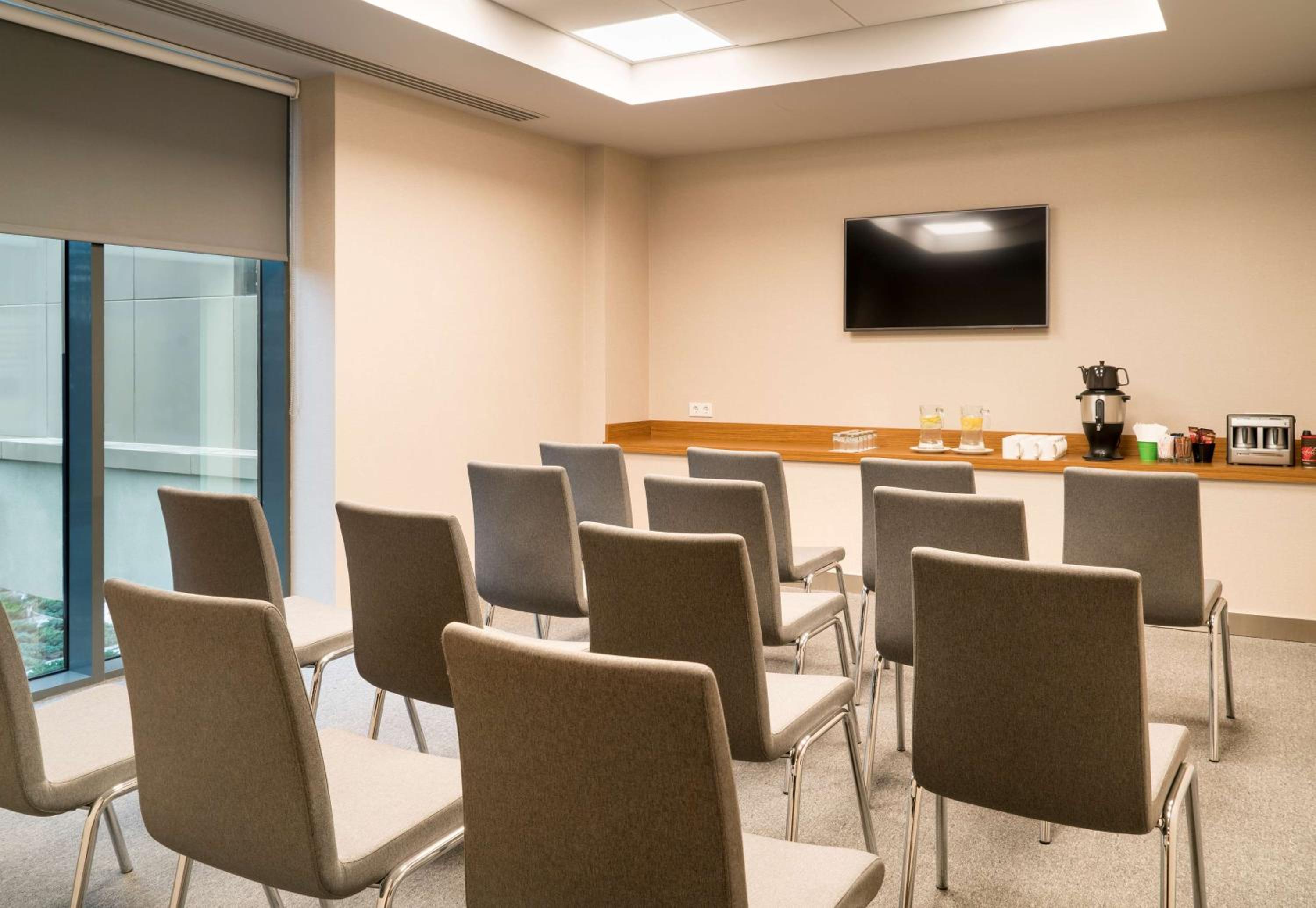 Park Inn by Radisson İstanbul Atasehir - Image 31