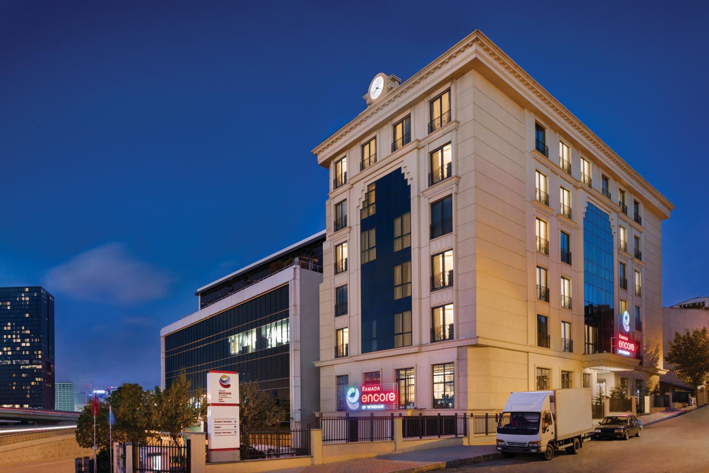 Ramada Encore By Wyndham İstanbul Basin Express - Image 48