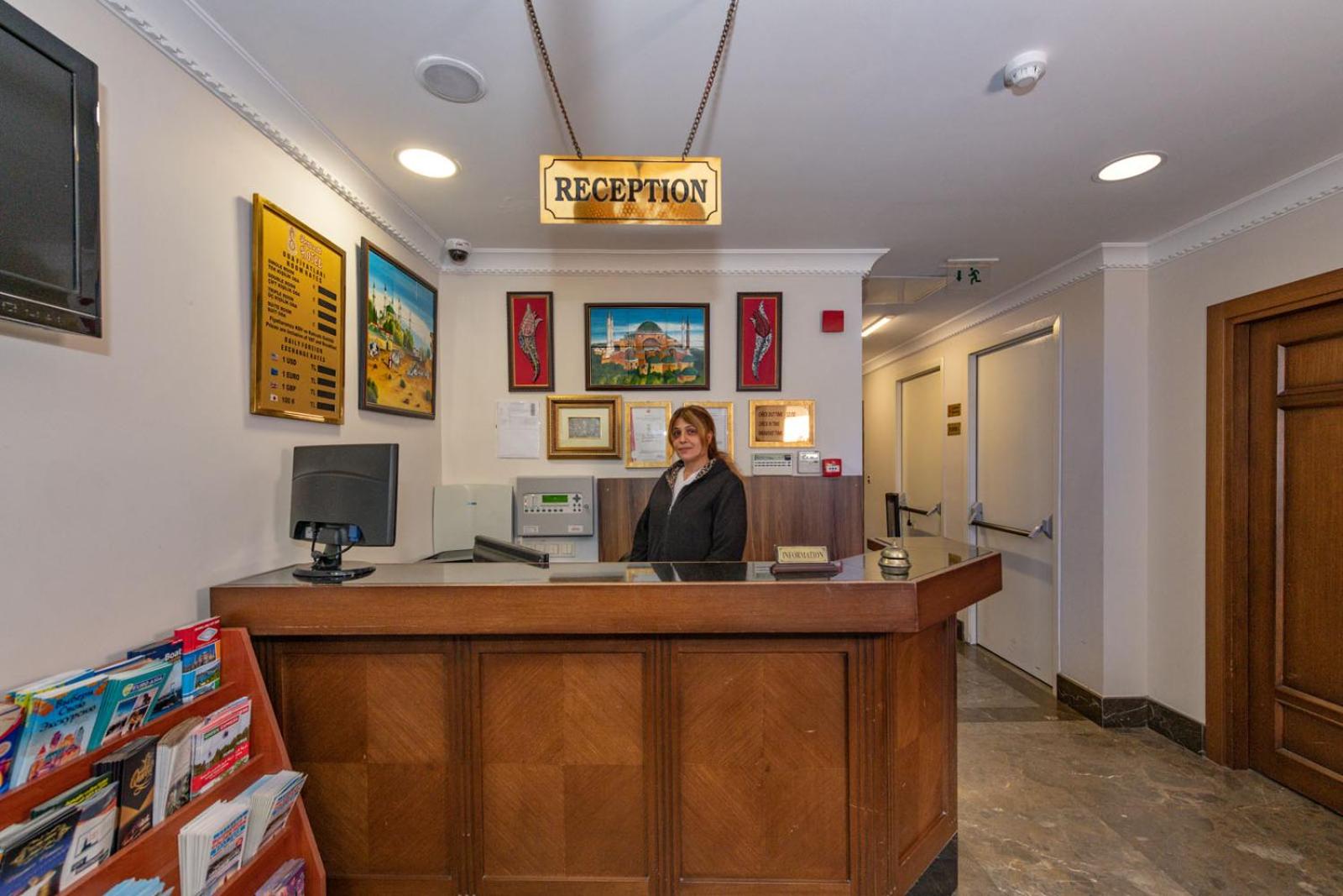 Aristocrat Hotel - Image 27