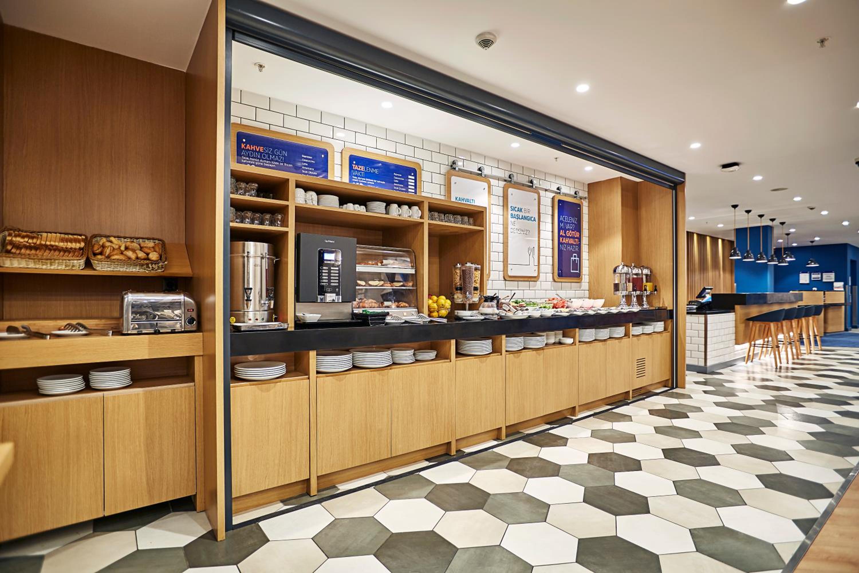 Holiday Inn Express - Istanbul - Atakoy Metro, an IHG Hotel - Image 25