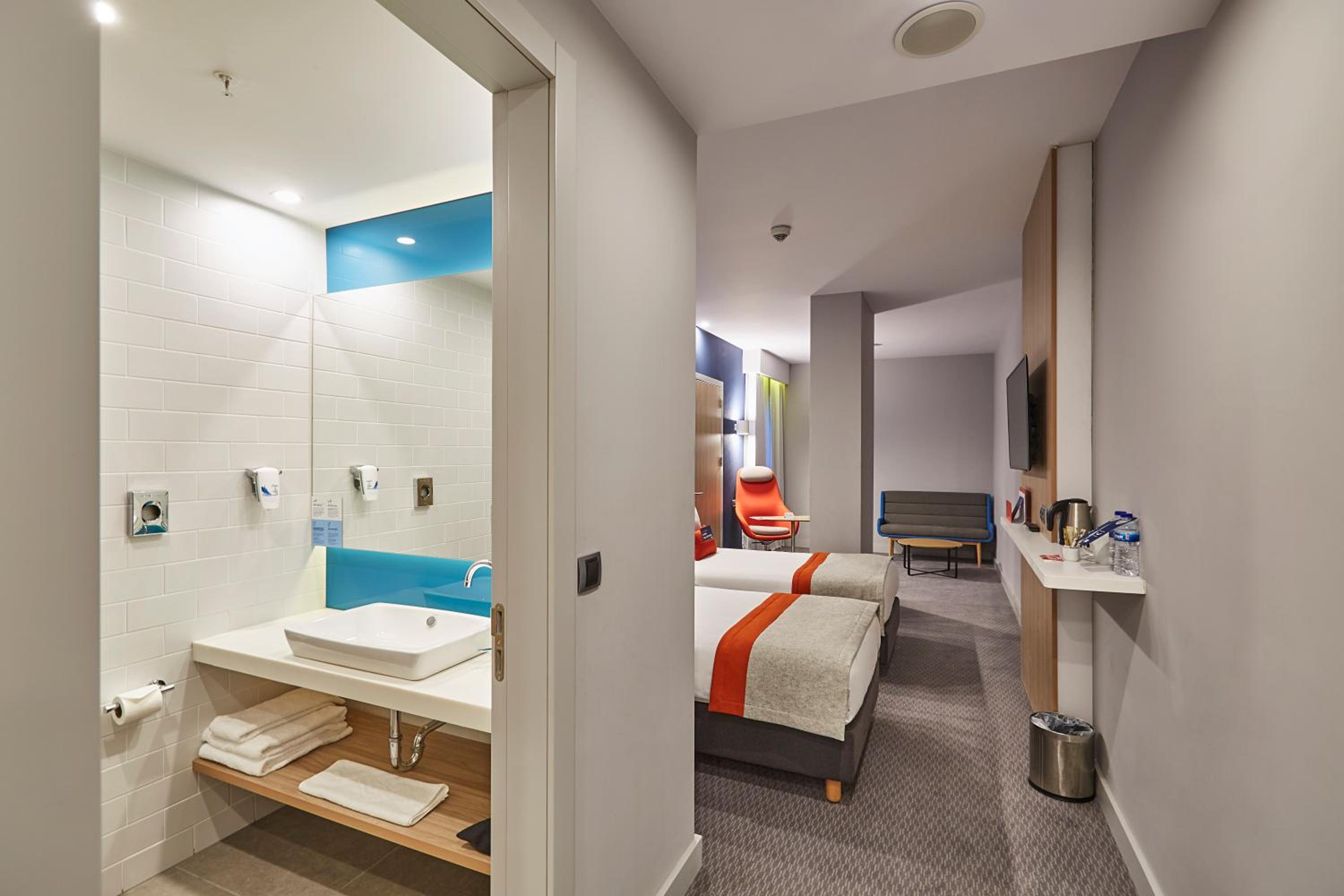 Holiday Inn Express - Istanbul - Atakoy Metro, an IHG Hotel - Image 11
