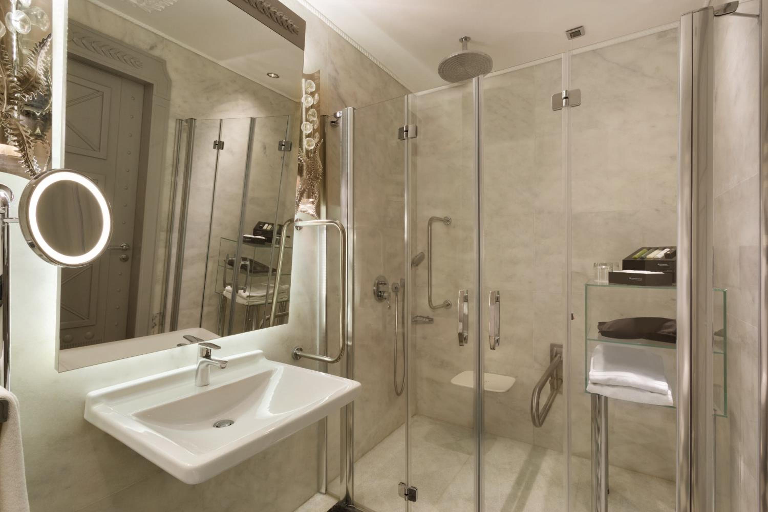 Wyndham Grand Istanbul Kalamış Marina Hotel - Image 81