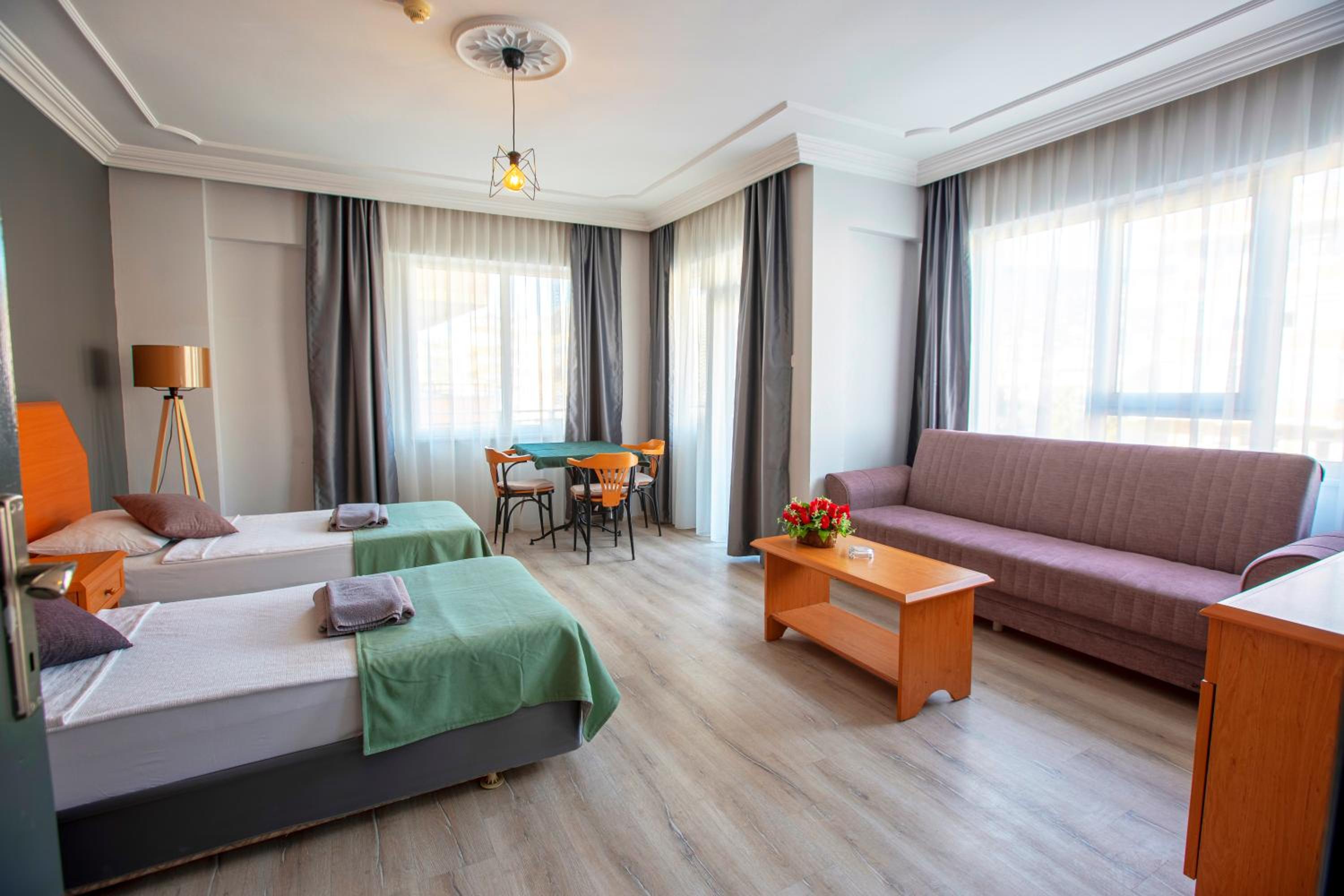 HMA Hotel & Suites - Image 11