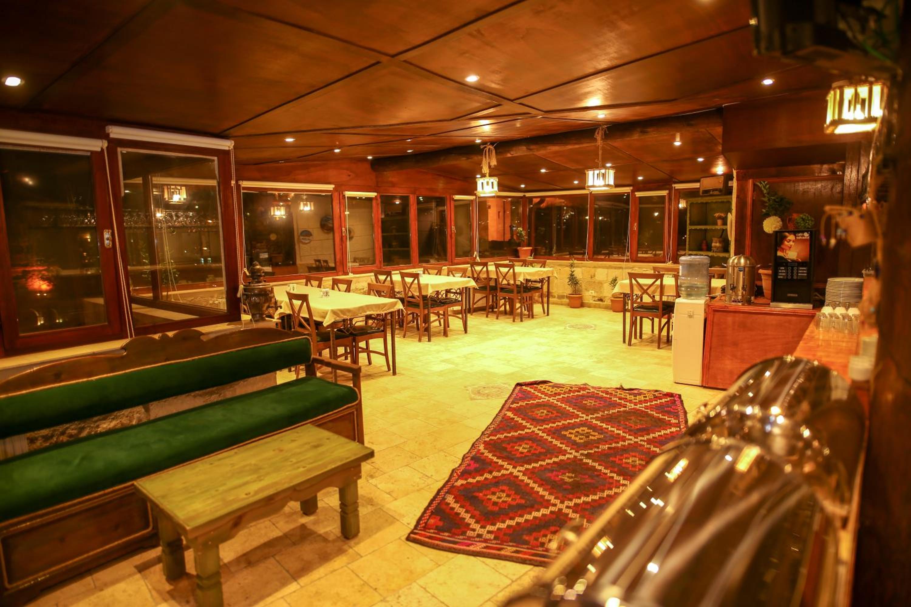 Bedrock Cave Hotel - Image 142