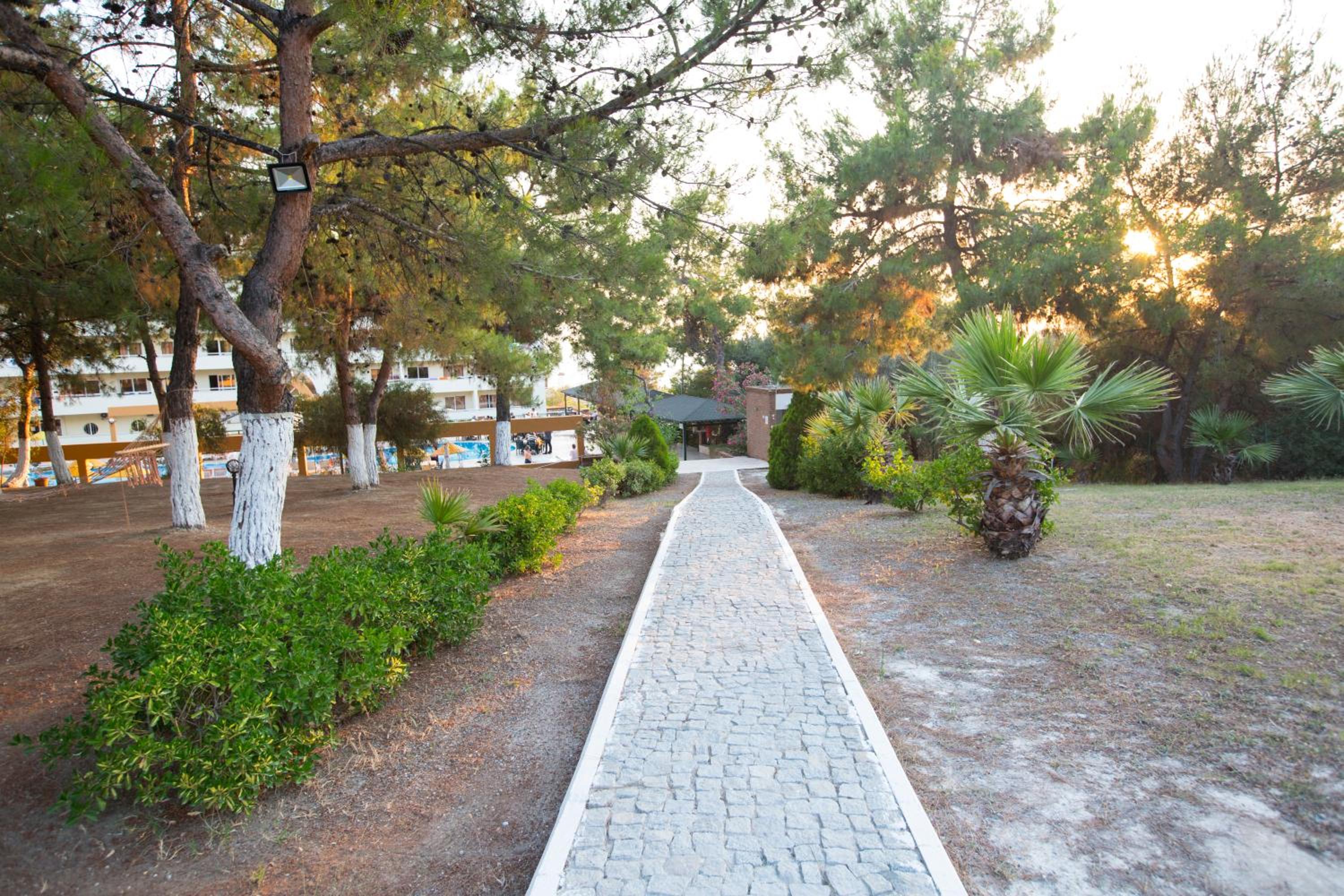 Tuntas Family Suites Kusadasi - Image 21