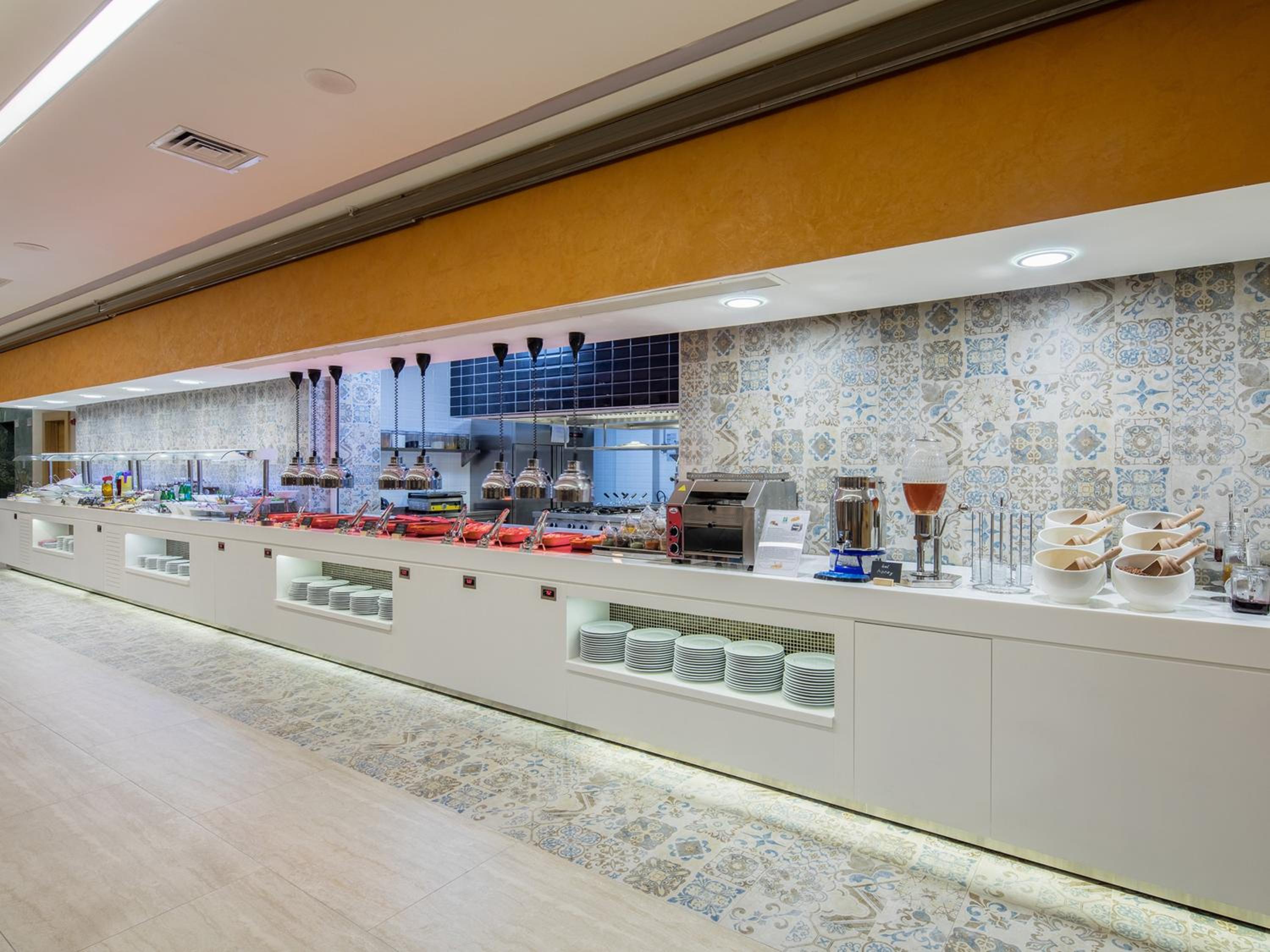 Holiday Inn Antalya - Lara, an IHG Hotel - Image 28