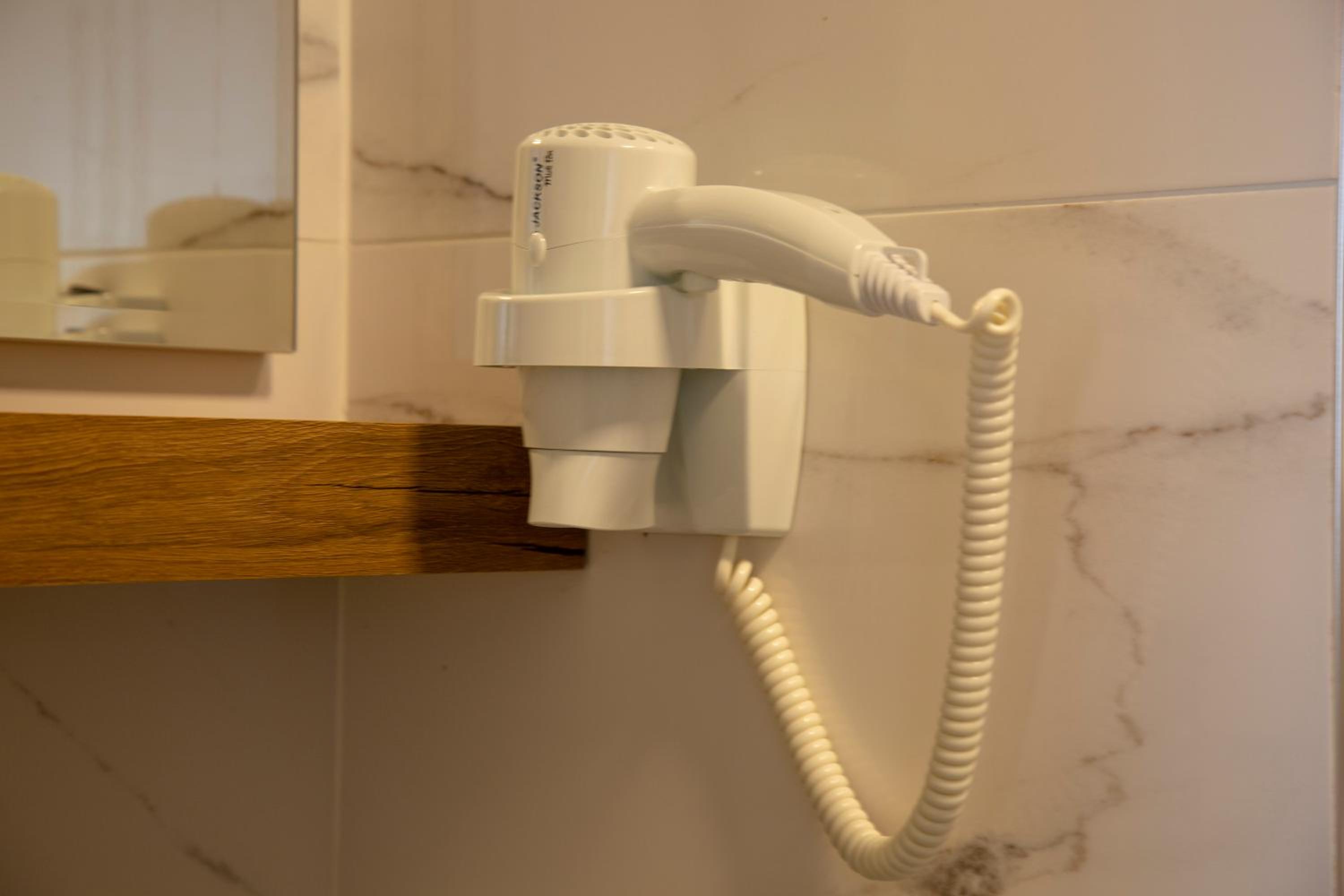 Golden World Suite Hotel - Image 61
