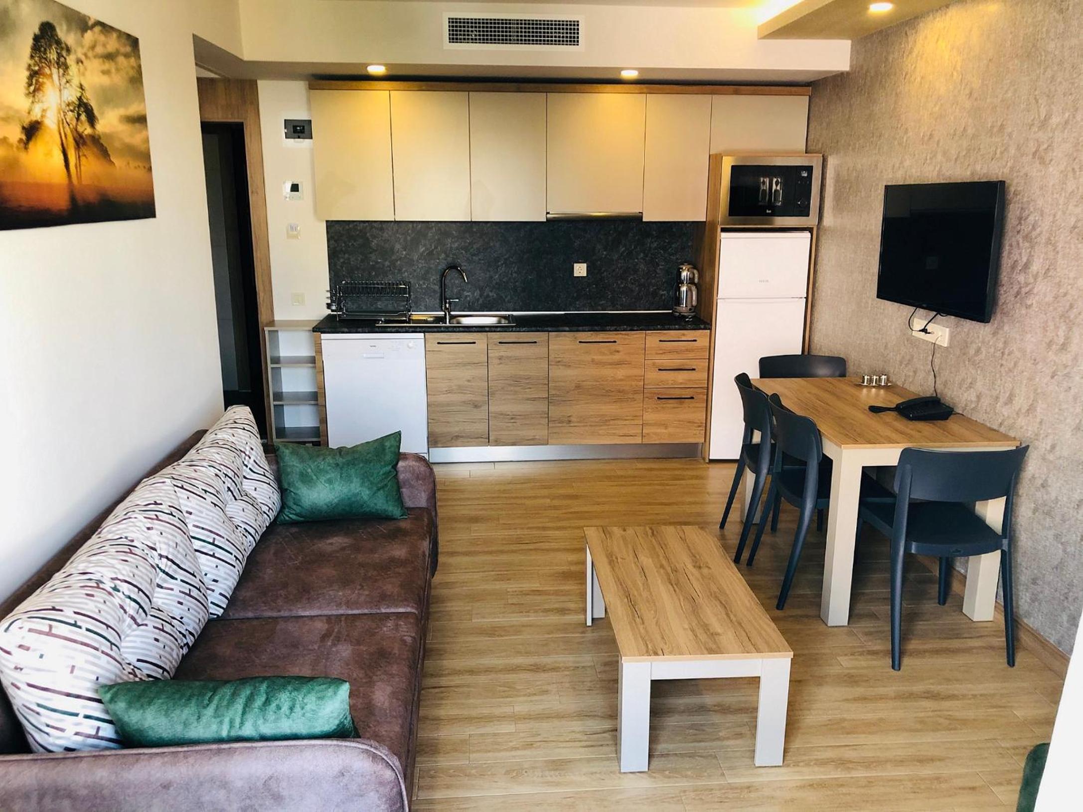 Golden World Suite Hotel - Image 19