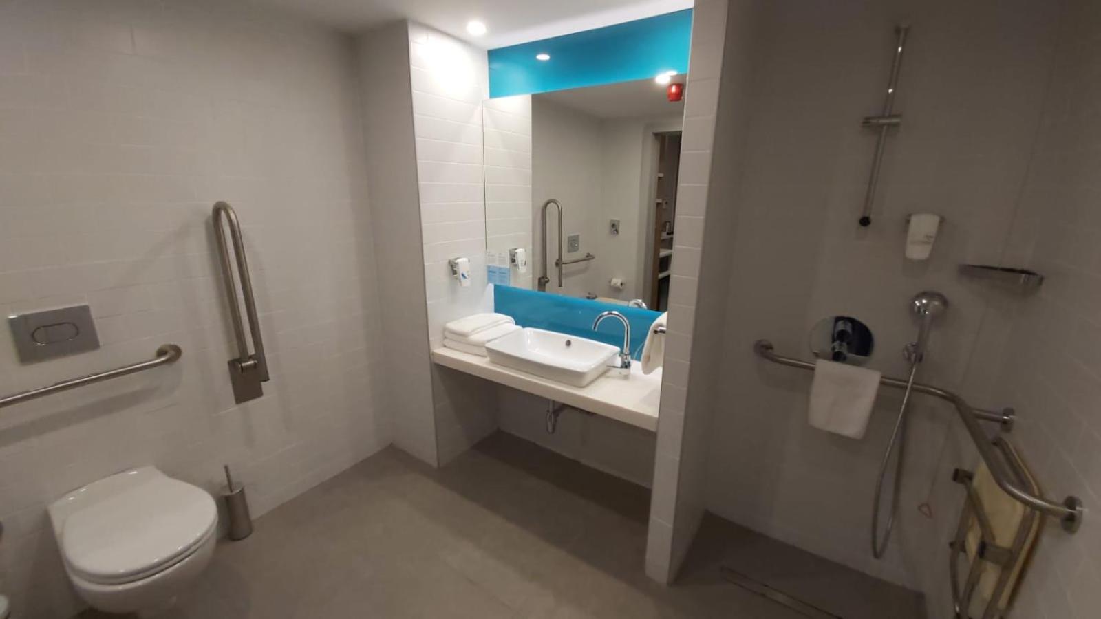 Holiday Inn Express - Istanbul - Atakoy Metro, an IHG Hotel - Image 75