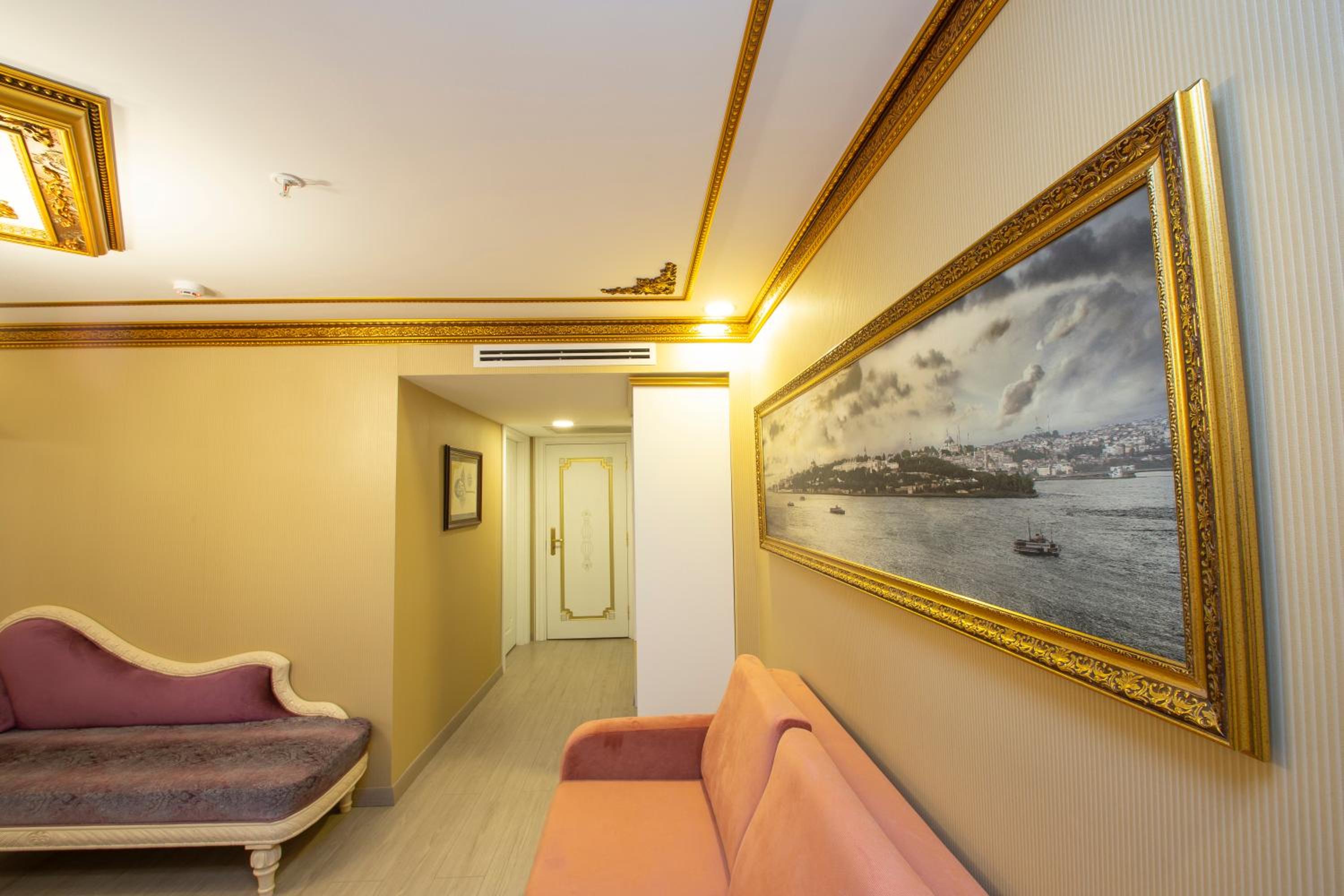 Empire Suite Hotel - Image 14