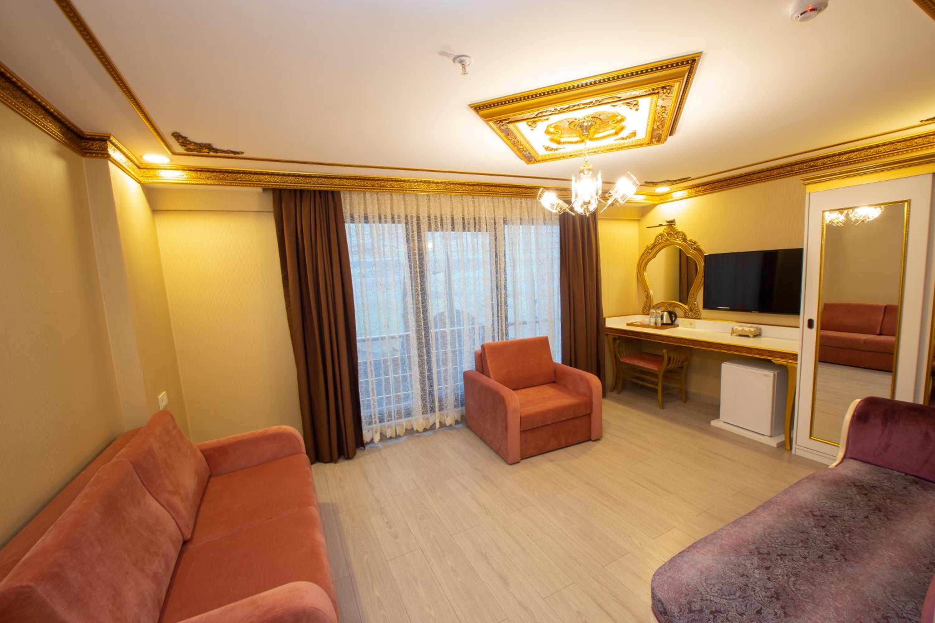 Empire Suite Hotel - Image 71