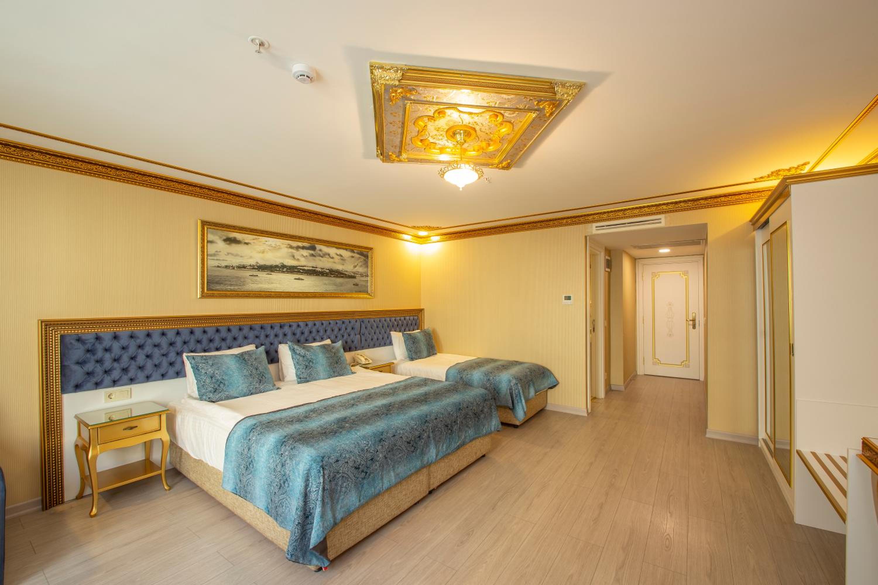 Empire Suite Hotel - Image 5