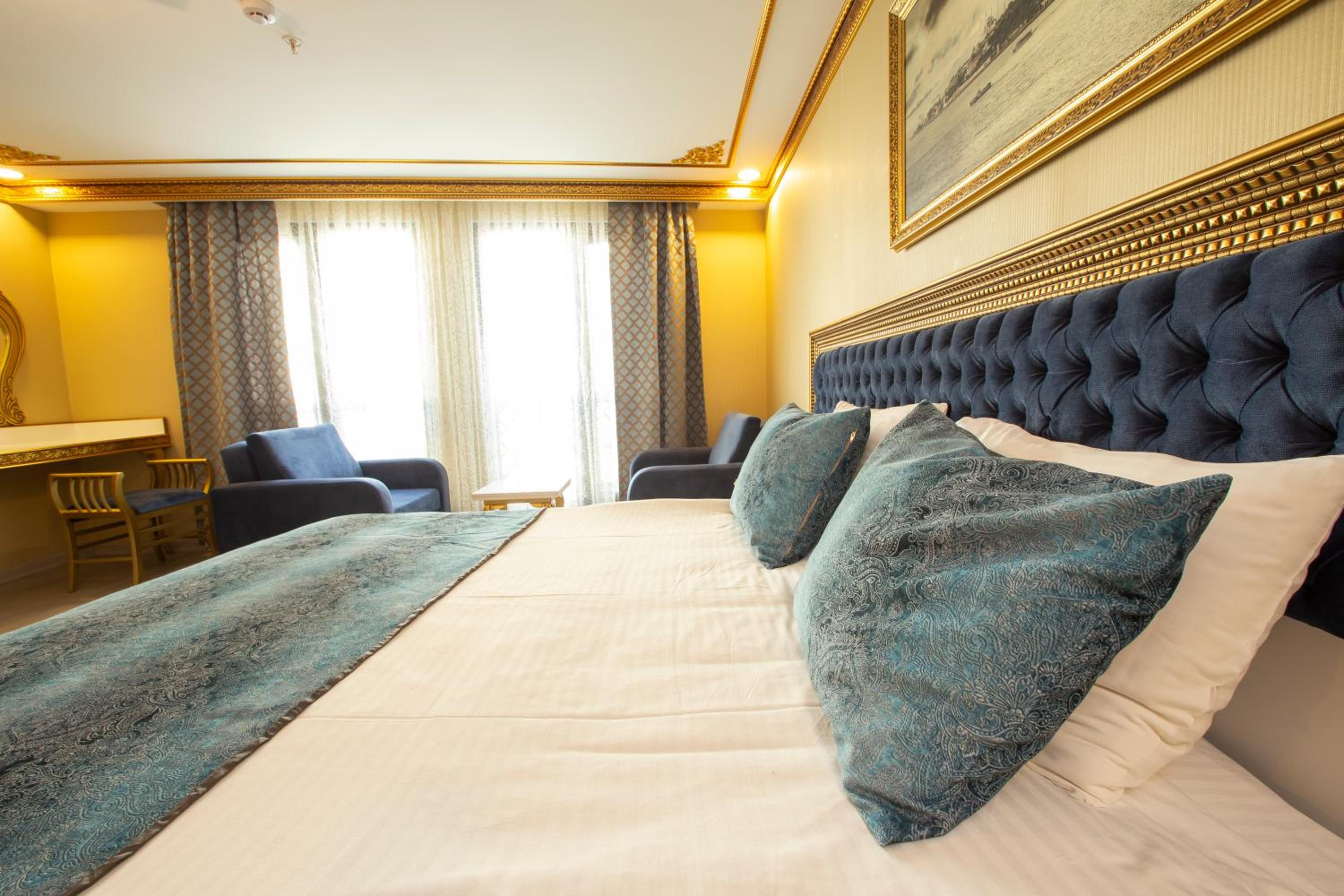 Empire Suite Hotel - Image 7