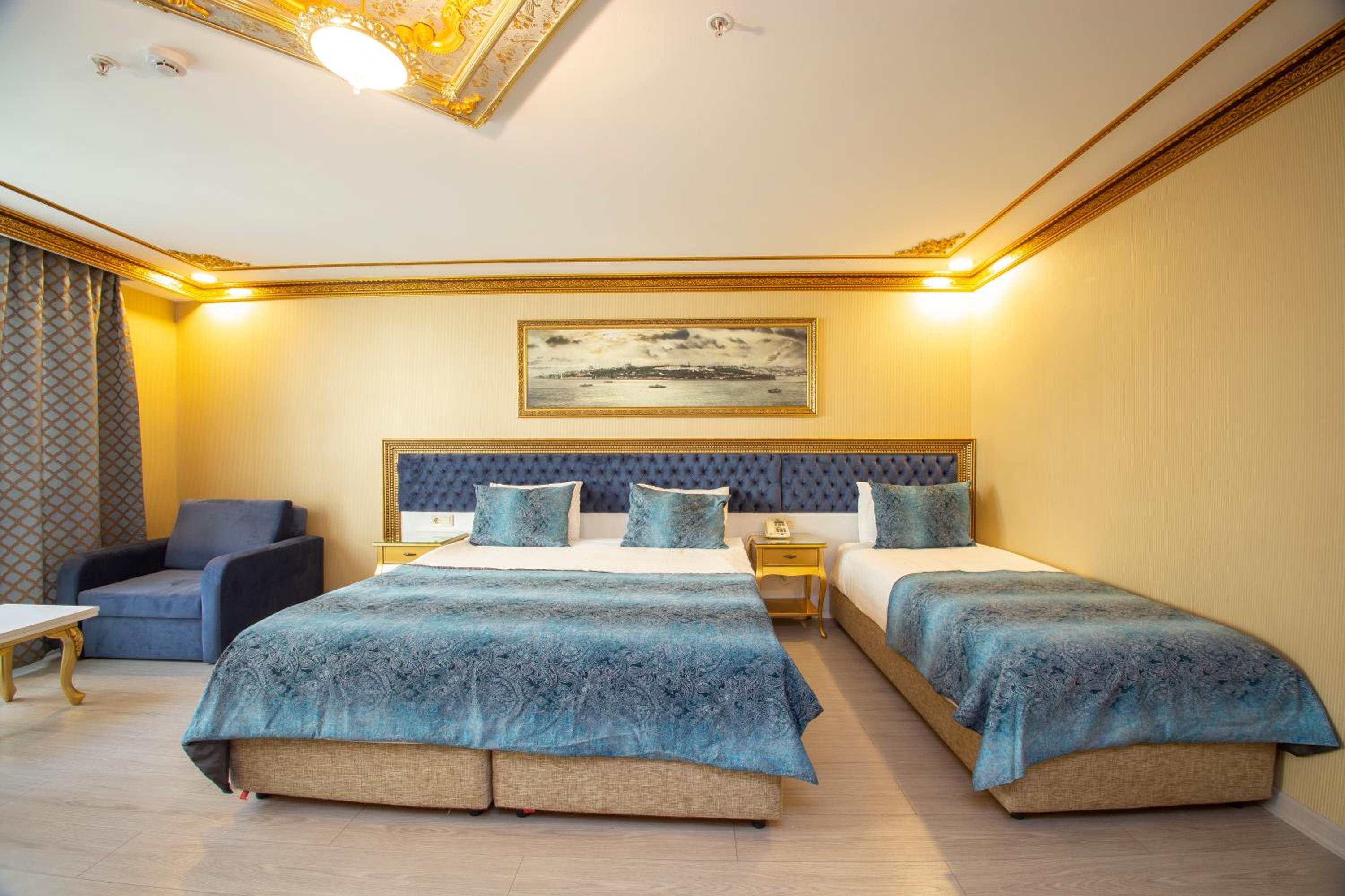 Empire Suite Hotel - Image 8
