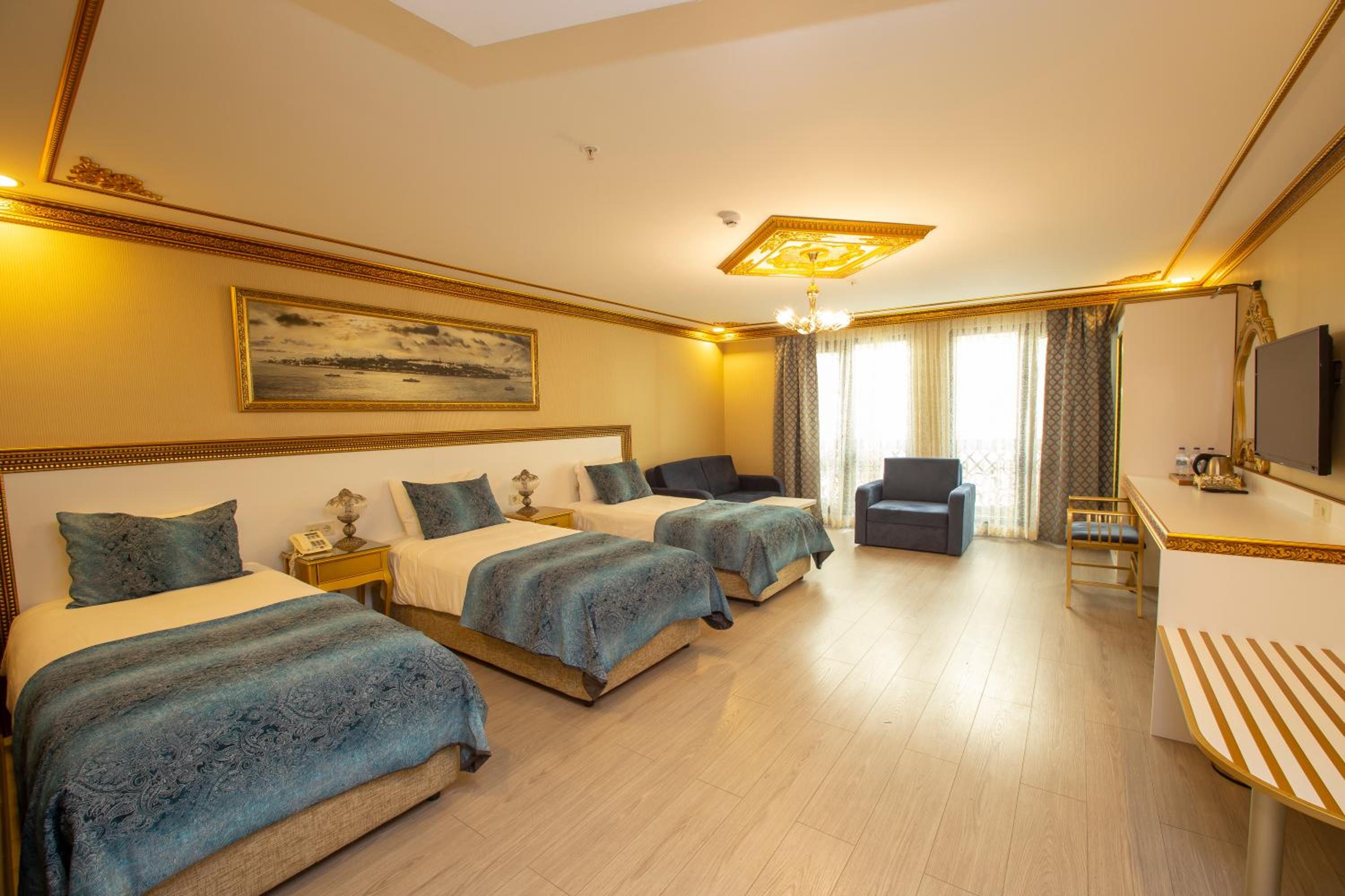 Empire Suite Hotel - Image 77