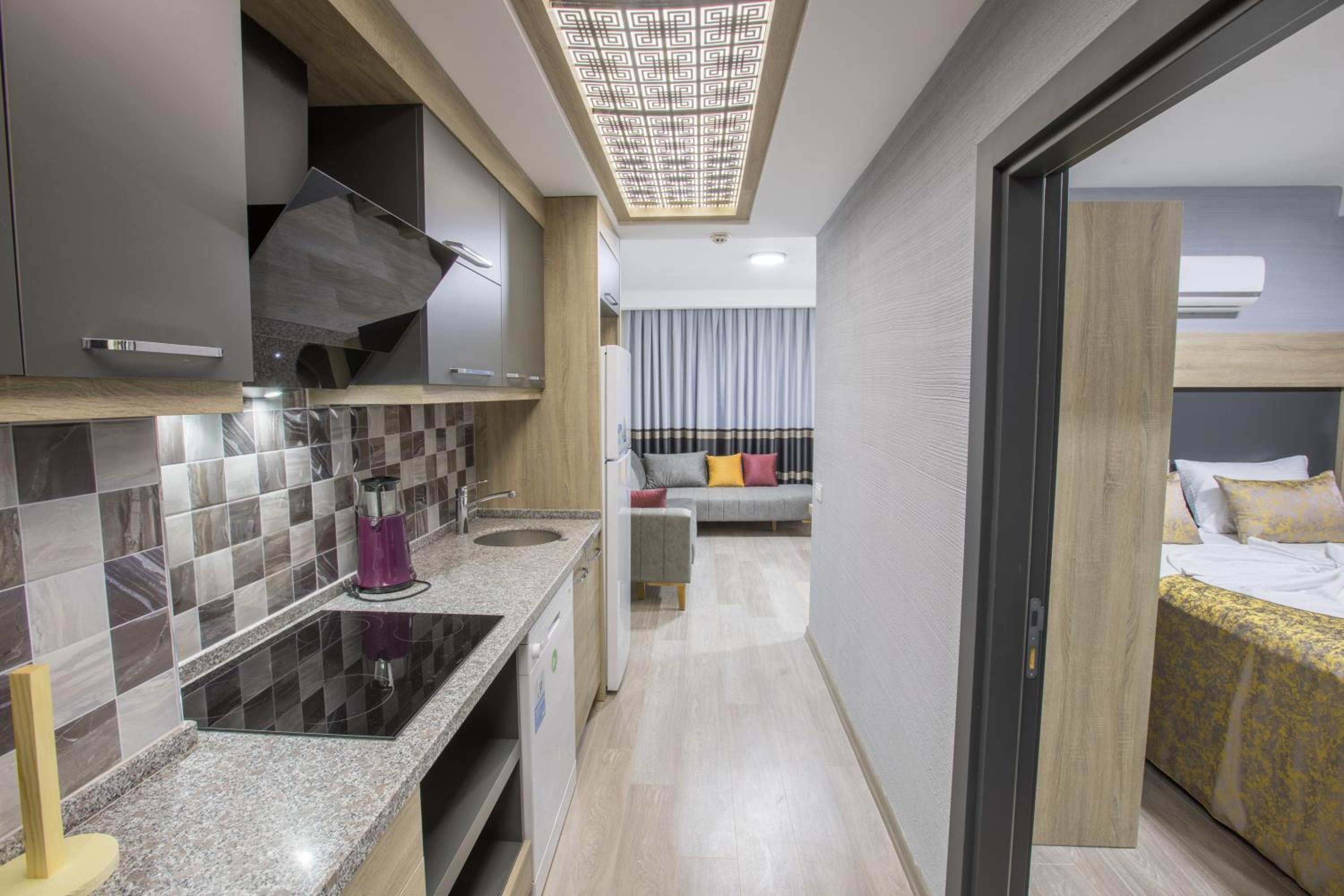 Elanis Suites - Image 26