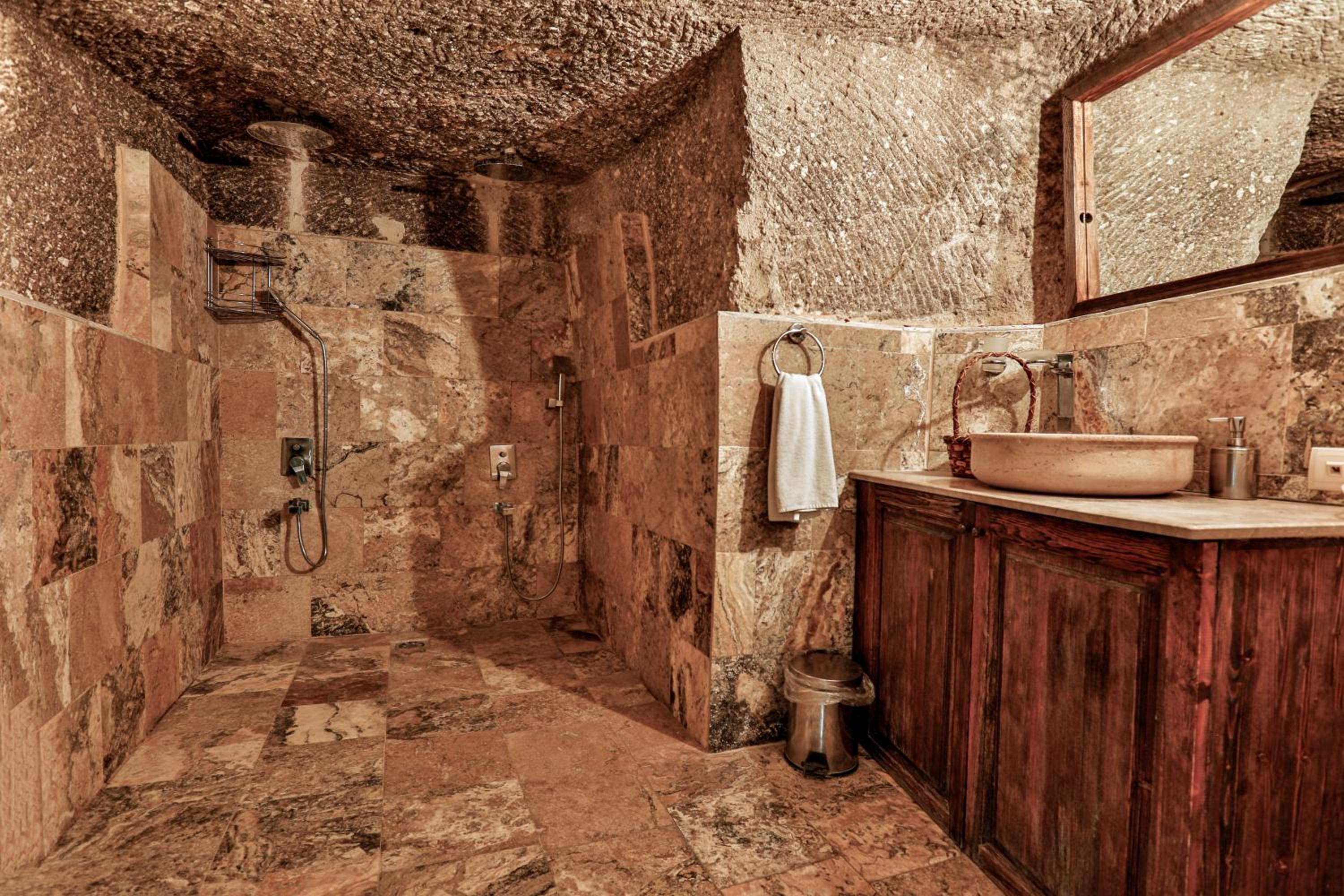Hidden Cave Hotel - Image 86