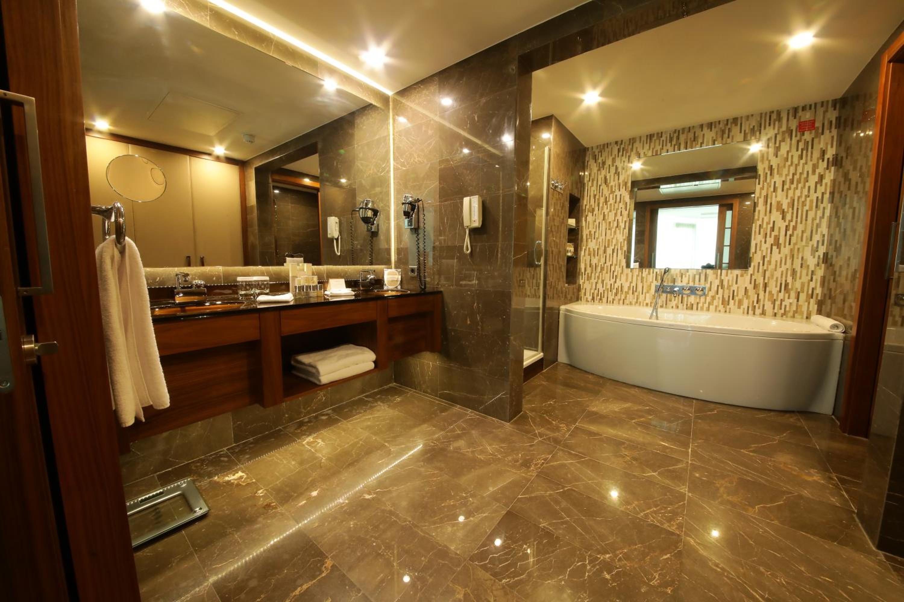 Cevahir Hotel Istanbul Asia - Image 28